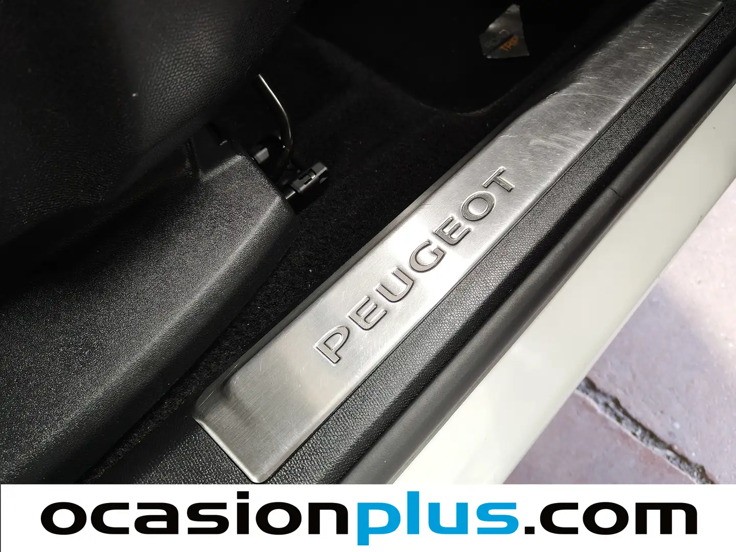 Foto Peugeot 5008 Peugeot 5008 BlueHDi 130 S&S Roadtrip EAT8 (130 CV) 7 Plazas