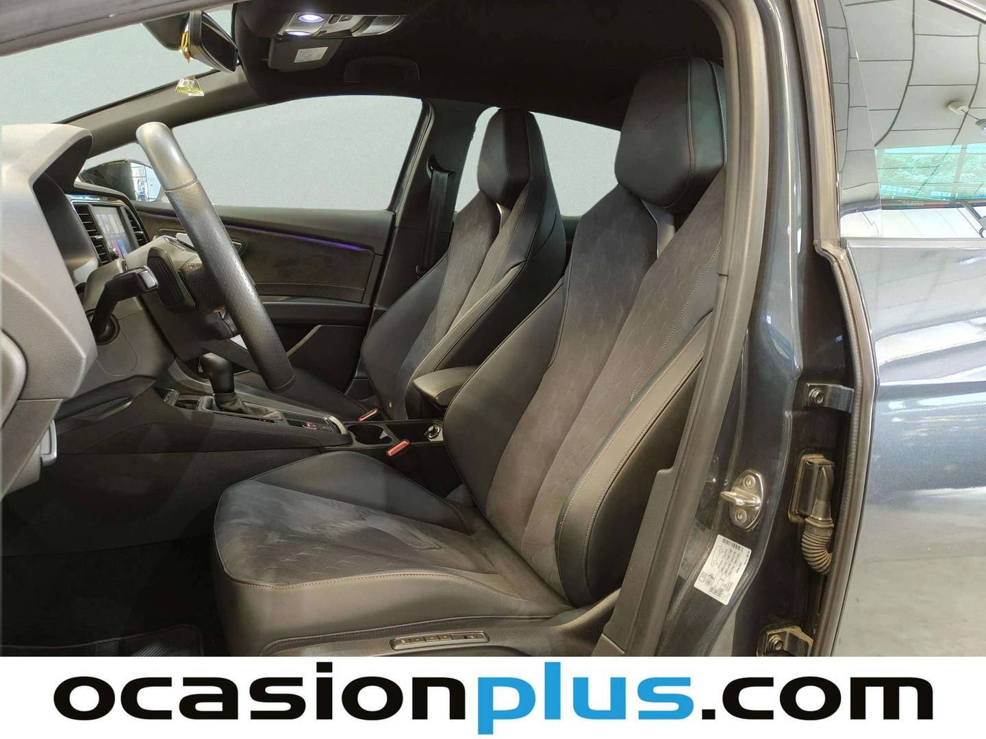 Foto asientos delanteros Seat León Seat León 2.0 TSI S&S FR DSG (190 CV)