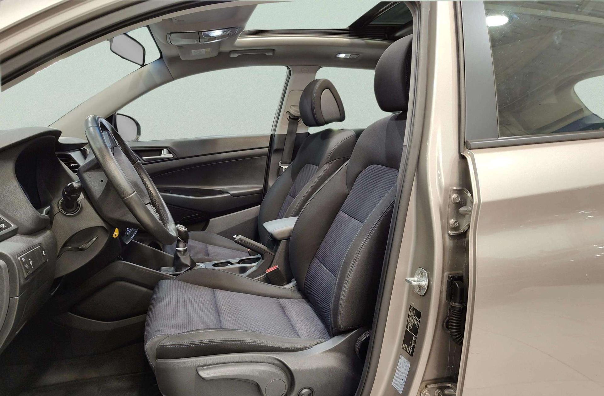 Hyundai Tucson 1.7 CRDi BlueDrive Link Sky 4x2 - foto 11