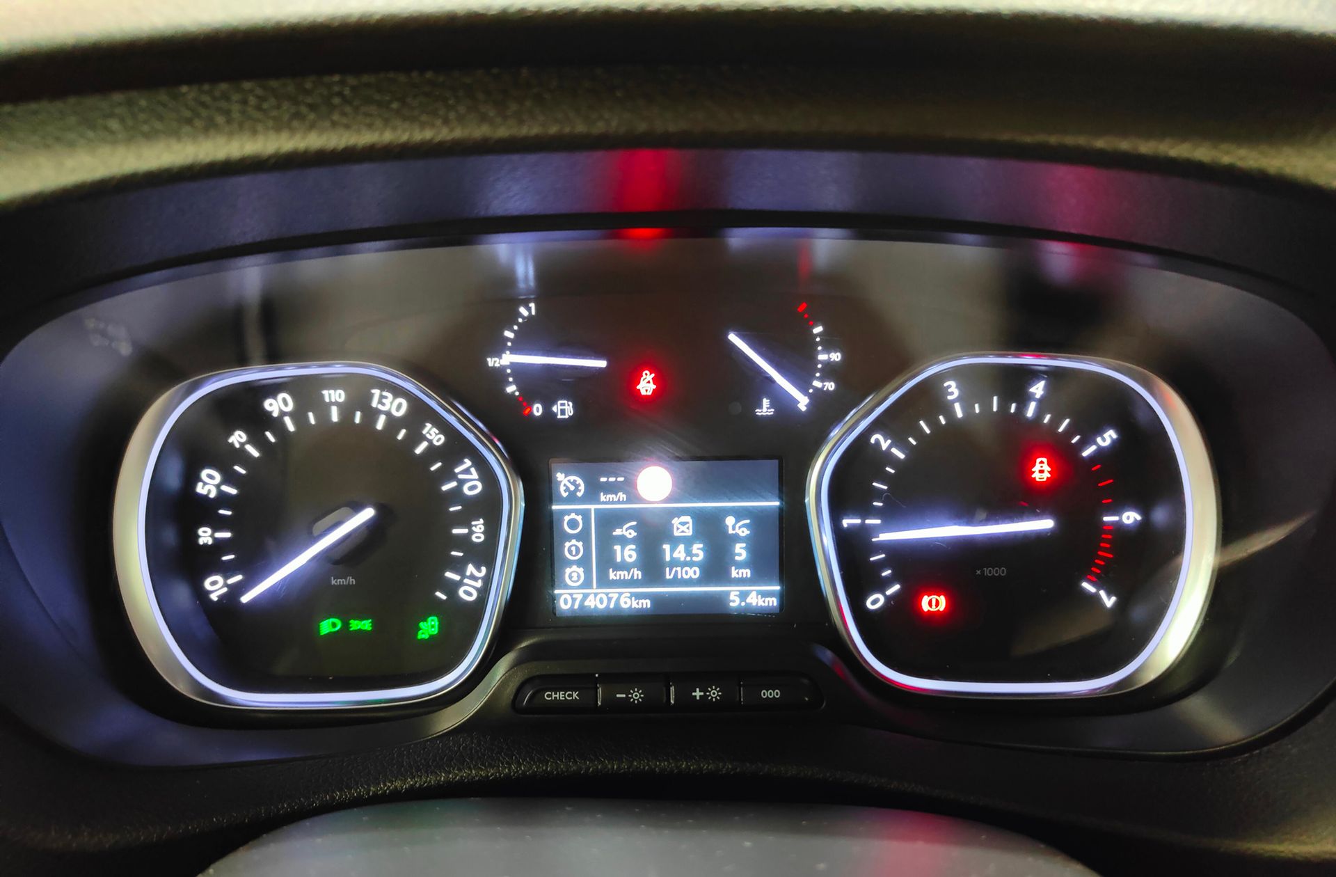 Peugeot Traveller BlueHDi 145 Active Standard 8 plazas - foto 23