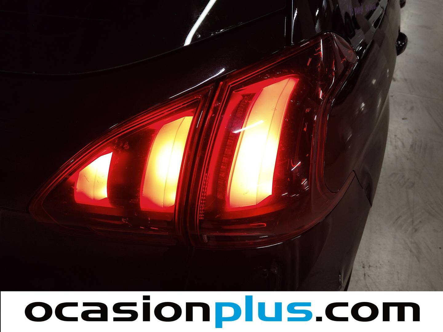 Equipamiento del Peugeot 2008 Peugeot 2008 BlueHDi 100 S&S Active (100 CV)
