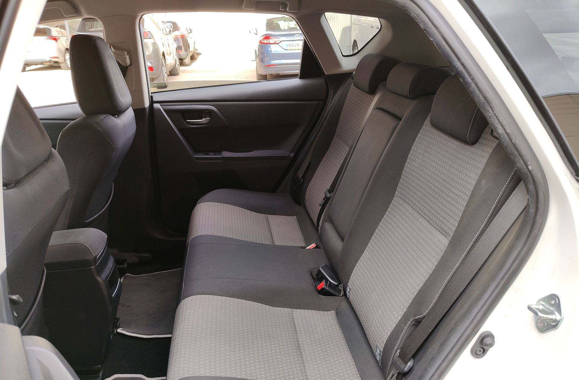 Toyota Auris 140H Hybrid Feel! - foto 11