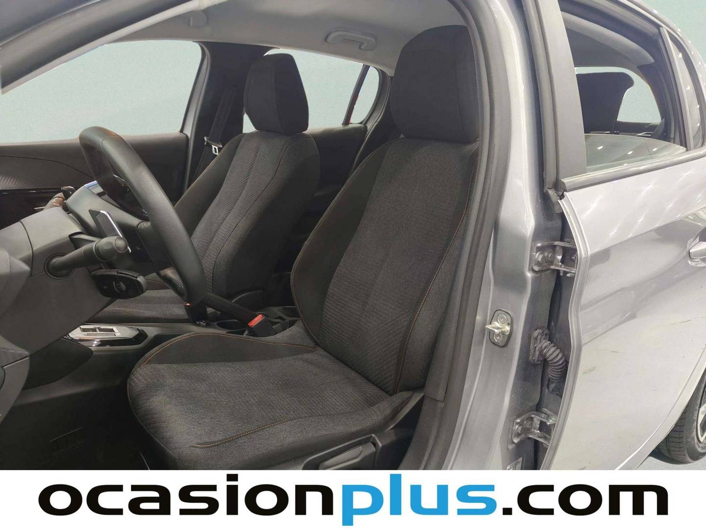 Foto asientos delanteros Peugeot 208 Peugeot 208 Style Hybrid 110 eDCS6 (110 CV)