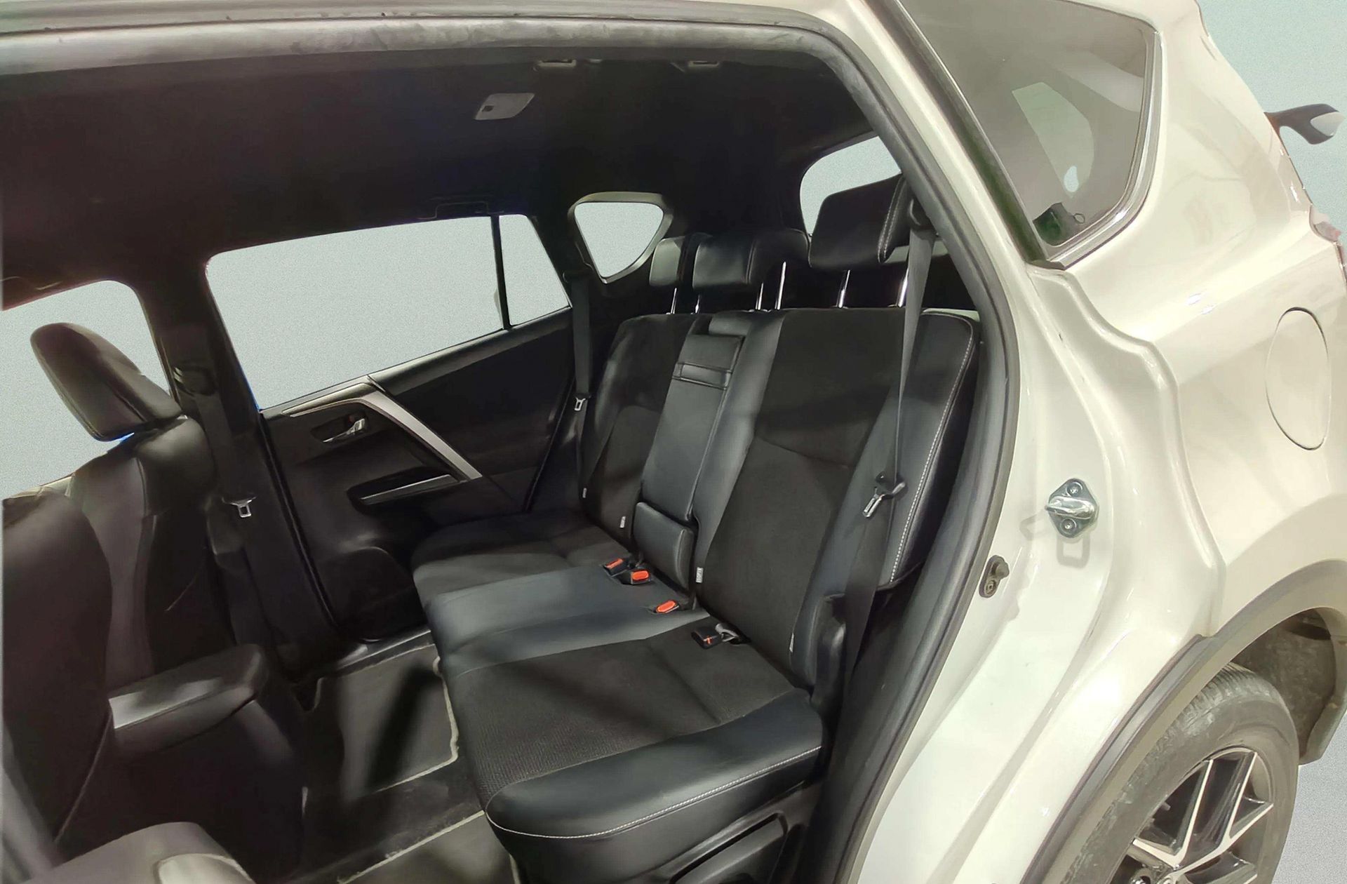 Toyota RAV4 2.5l hybrid Feel! 2WD - foto 11