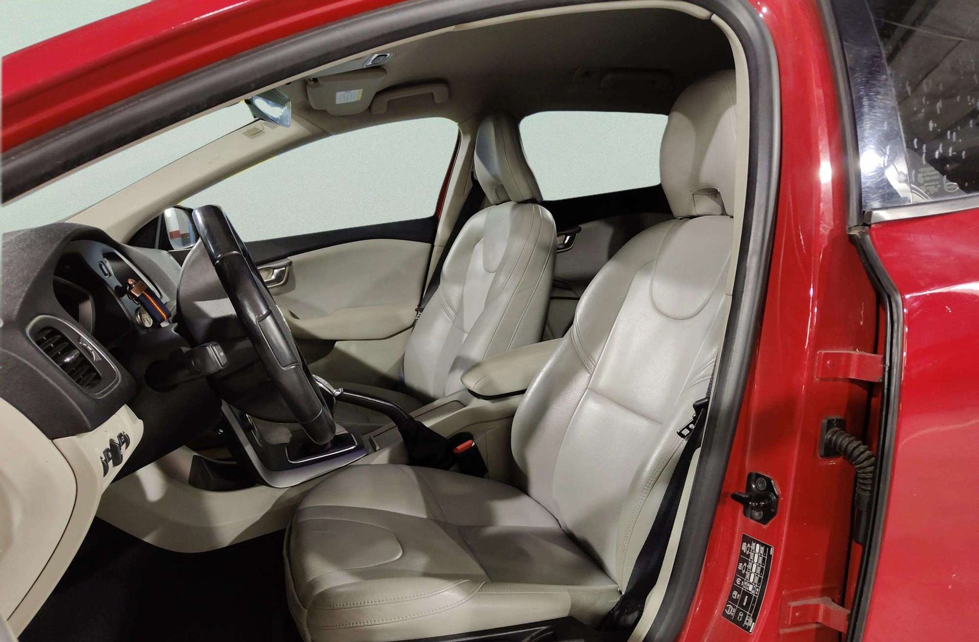 Volvo V40 D2 Kinetic - foto 9
