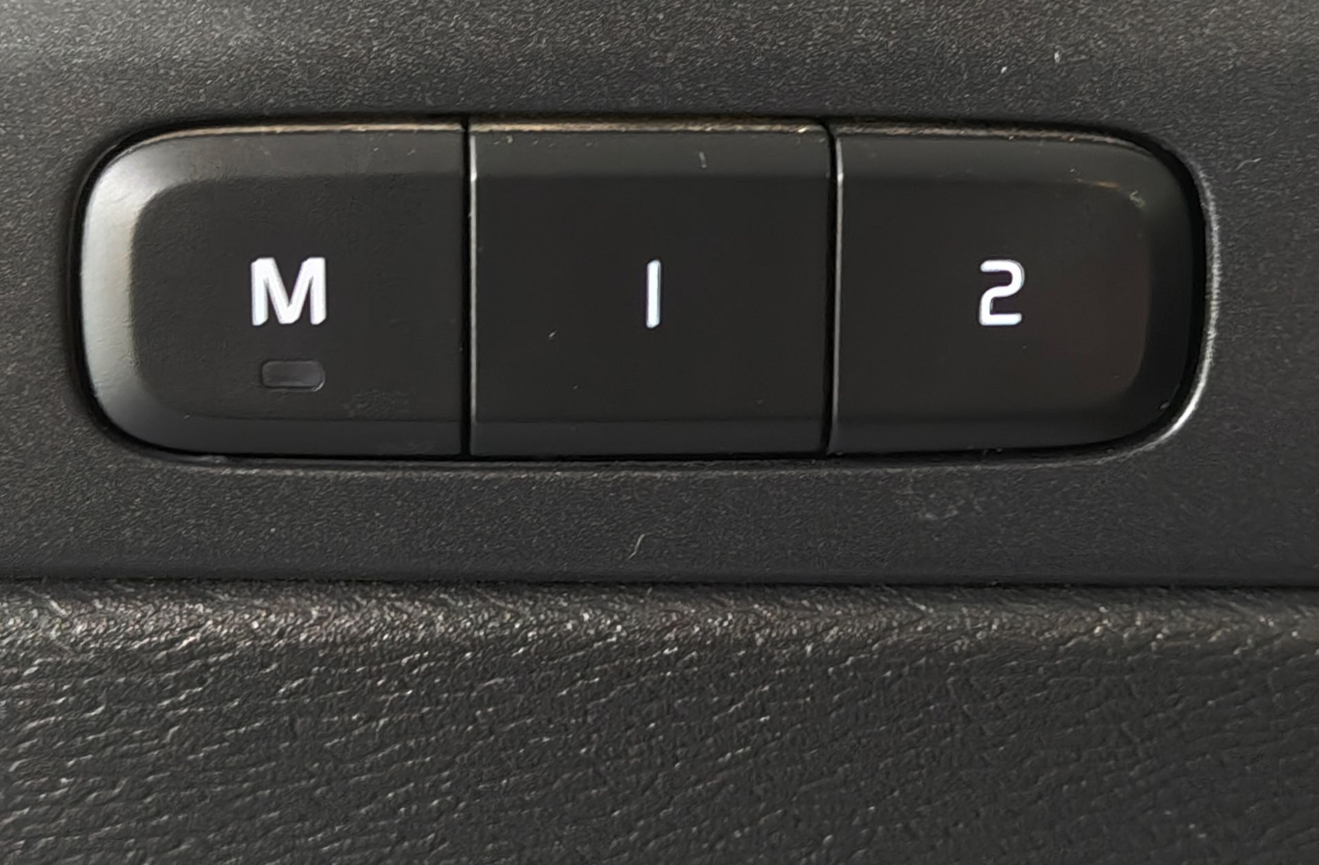 Volvo XC40 B3 Gasolina Mild hybrid Plus Dark - foto 14