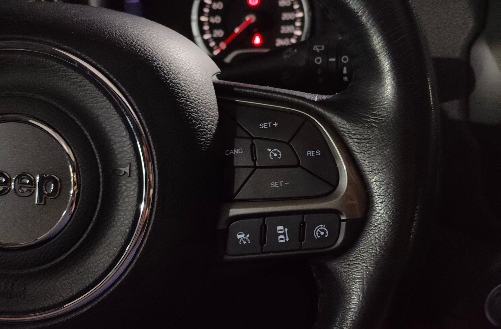 Jeep Renegade 1.4 MultiAir Limited 4x2 - foto 29