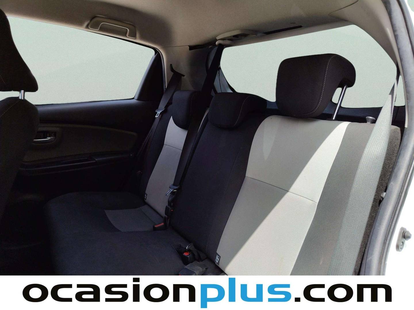 Foto asientos traseros Toyota Yaris Toyota Yaris 70 Active (69 CV)