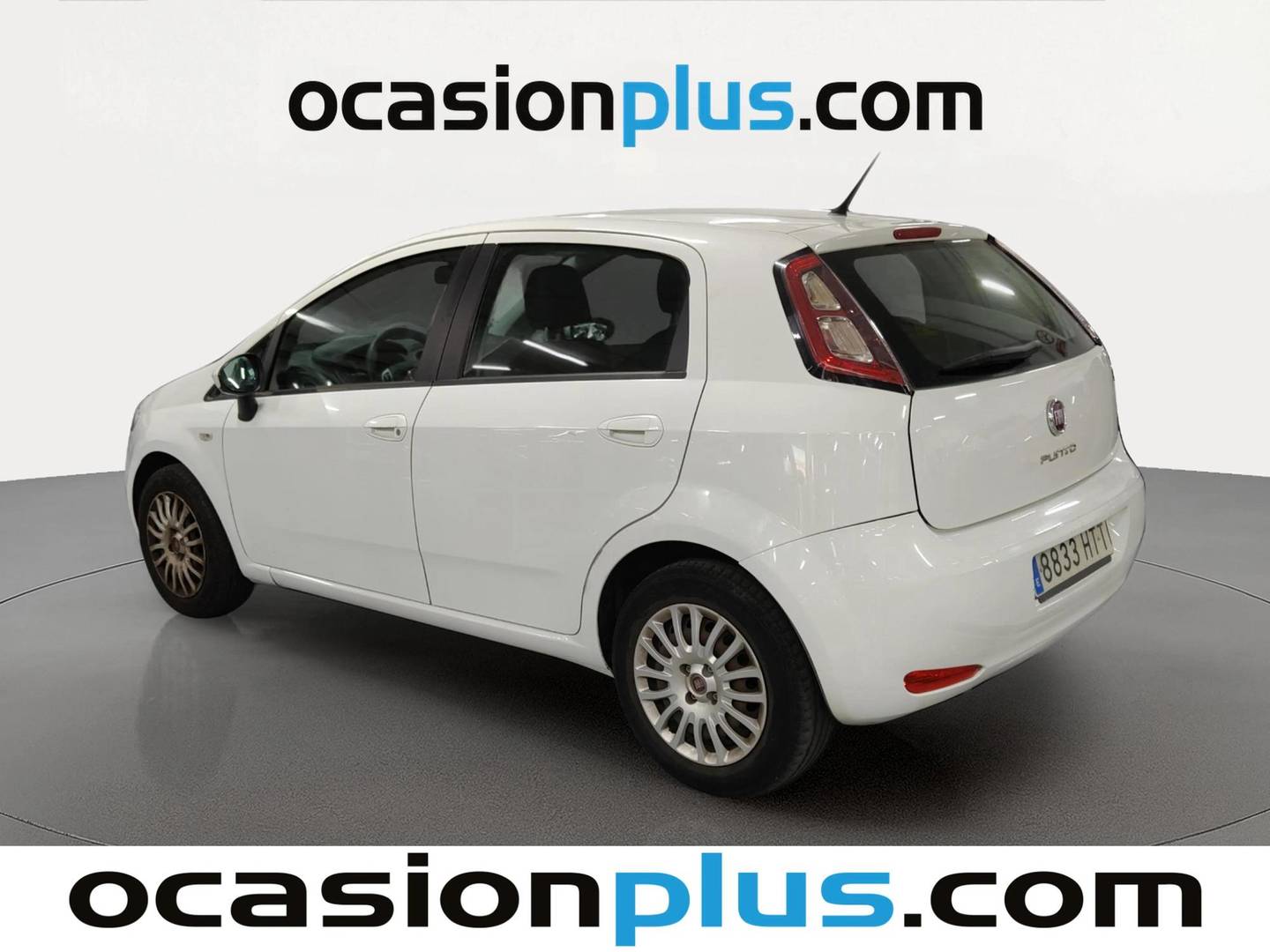Foto trasera Fiat Punto Fiat Punto 1.2 8v S&S Gasolina Pop (69 CV) izquierda