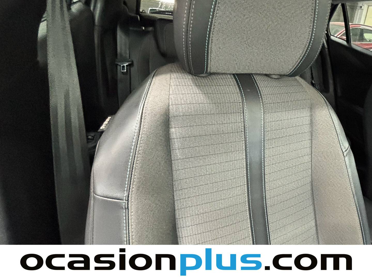 Foto Peugeot 2008 Peugeot 2008 PureTech 130 S&S Allure Pack (130 CV)