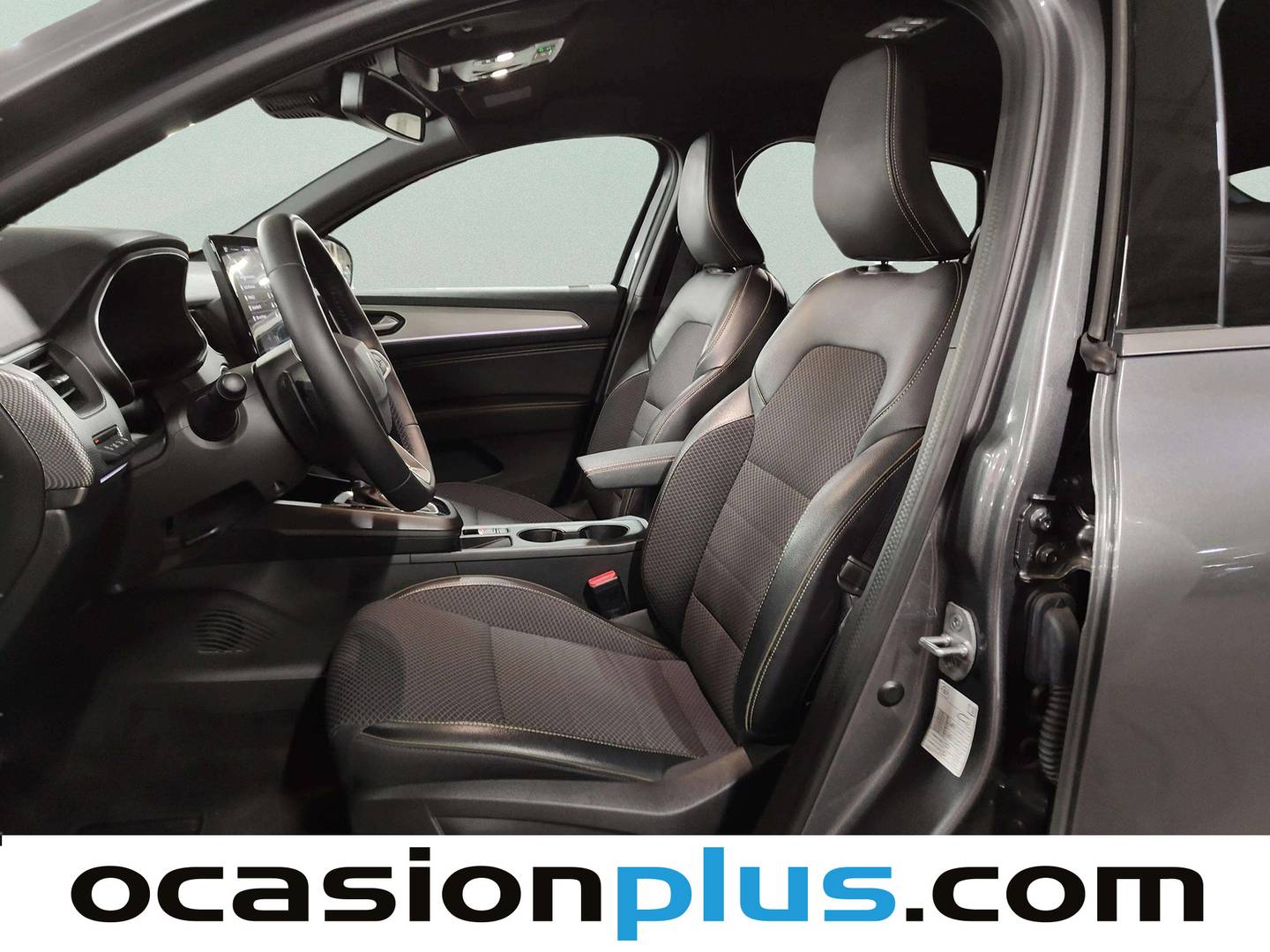 Foto asientos delanteros Renault Arkana Renault Arkana Techno TCe 140 Mild hybrid EDC (140 CV)