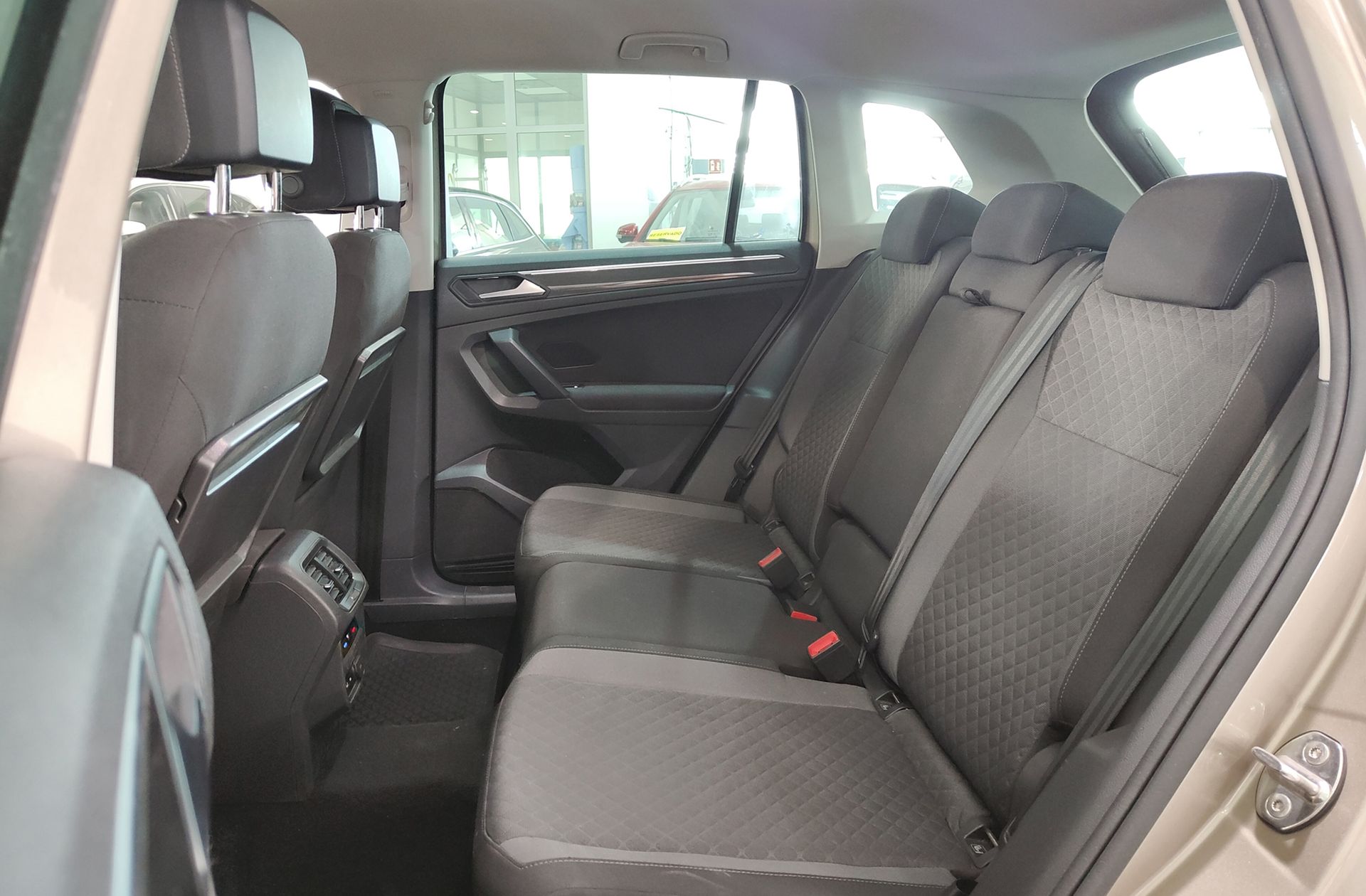 Volkswagen Tiguan Advance 2.0 TDI DSG - foto 12