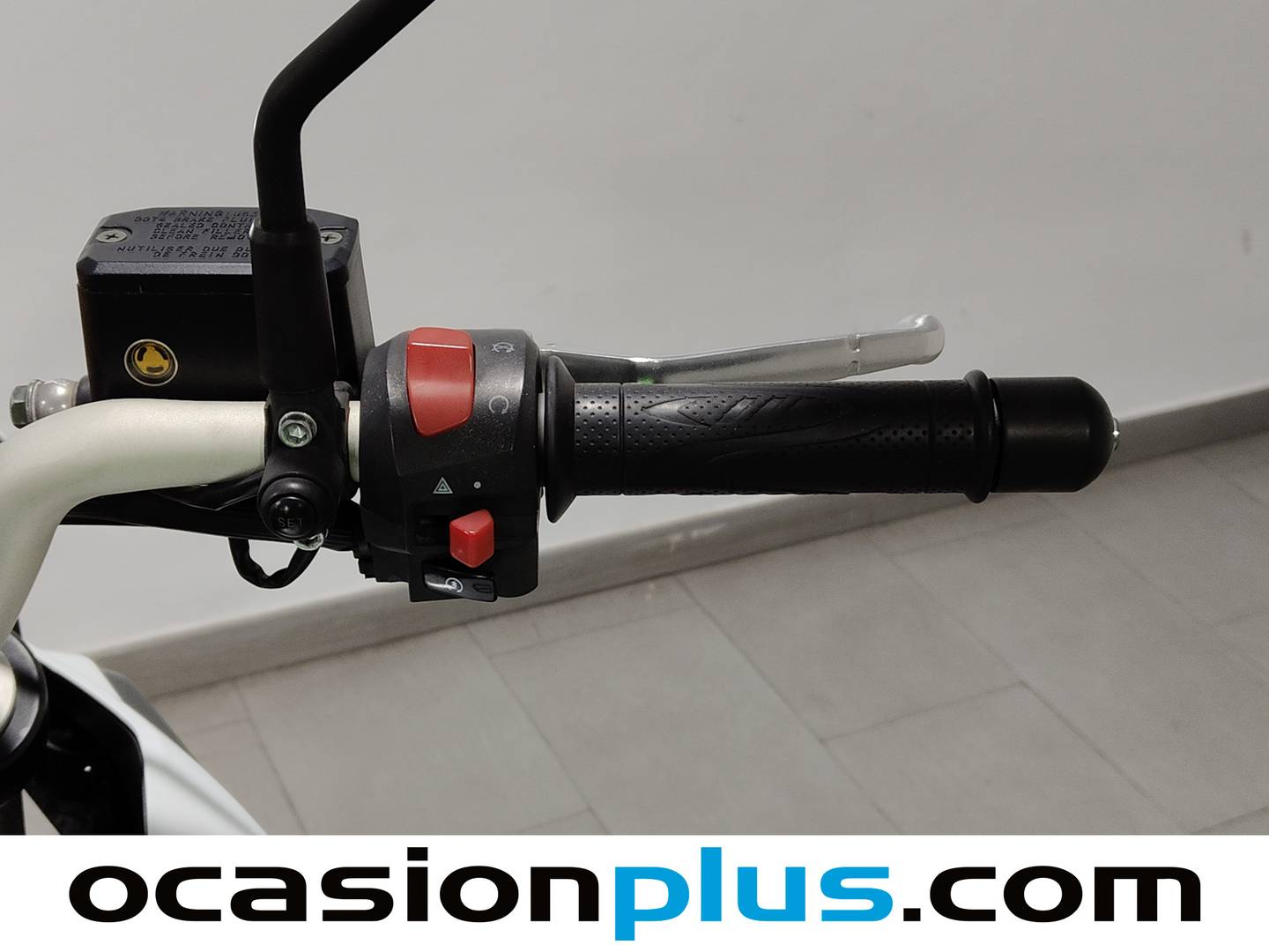 Foto Benelli TRK 251 Benelli TRK 251 (26 CV)