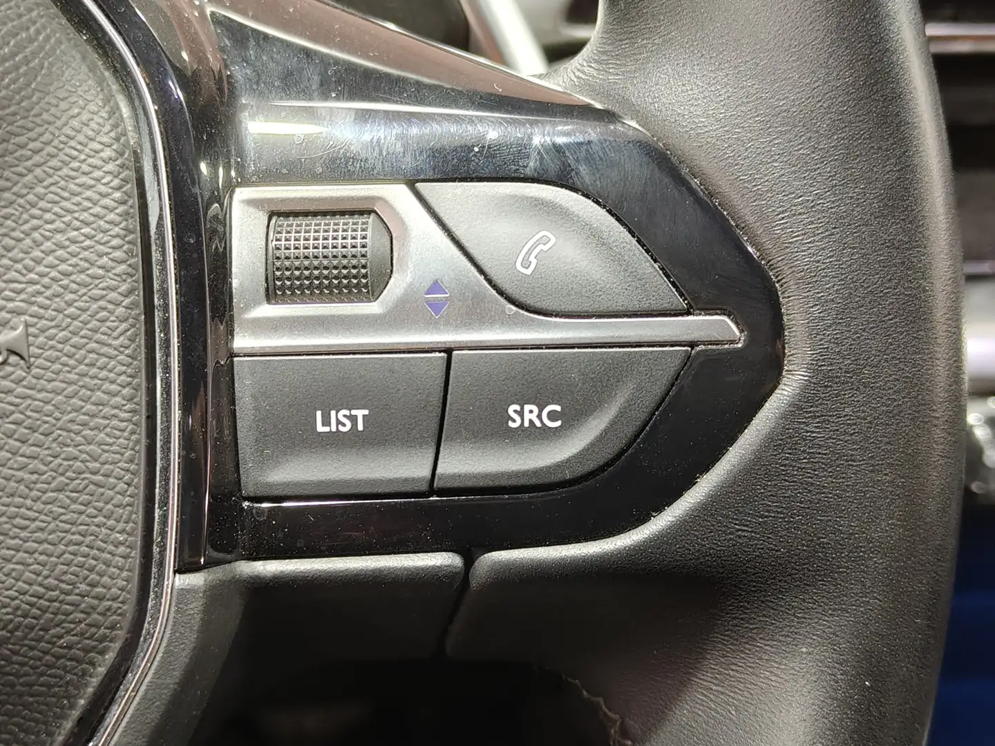 Foto Peugeot 5008 Peugeot 5008 PureTech 130 S&S Allure Pack EAT8 (130 CV) 7 Plazas