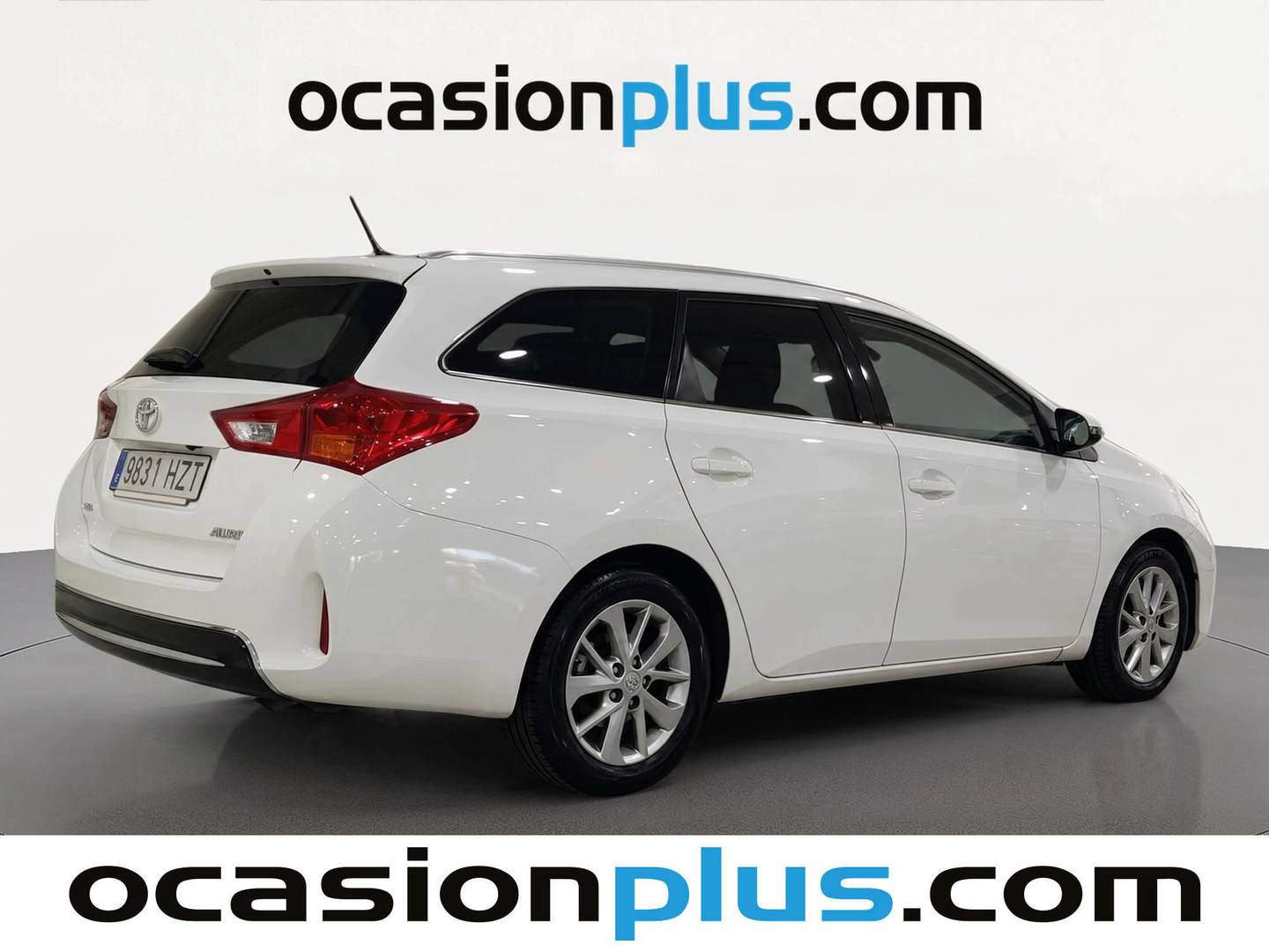 Foto trasera Toyota Auris Toyota Auris 130 Touring Sports Active (132 CV) derecha