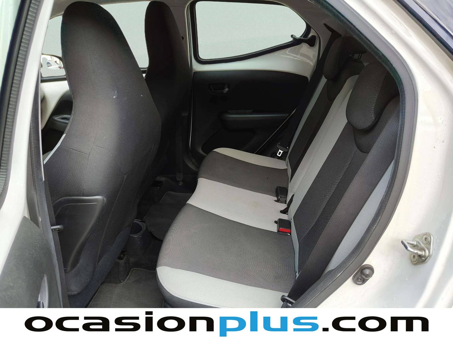 Foto asientos traseros Toyota Aygo Toyota Aygo 1.0 70 x-play (69 CV)