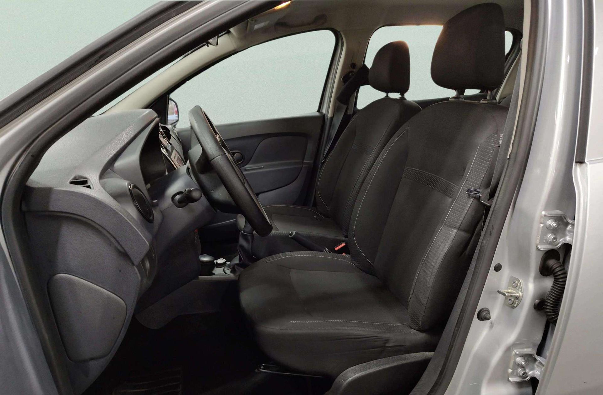 Dacia Sandero Ambiance dCi - foto 9