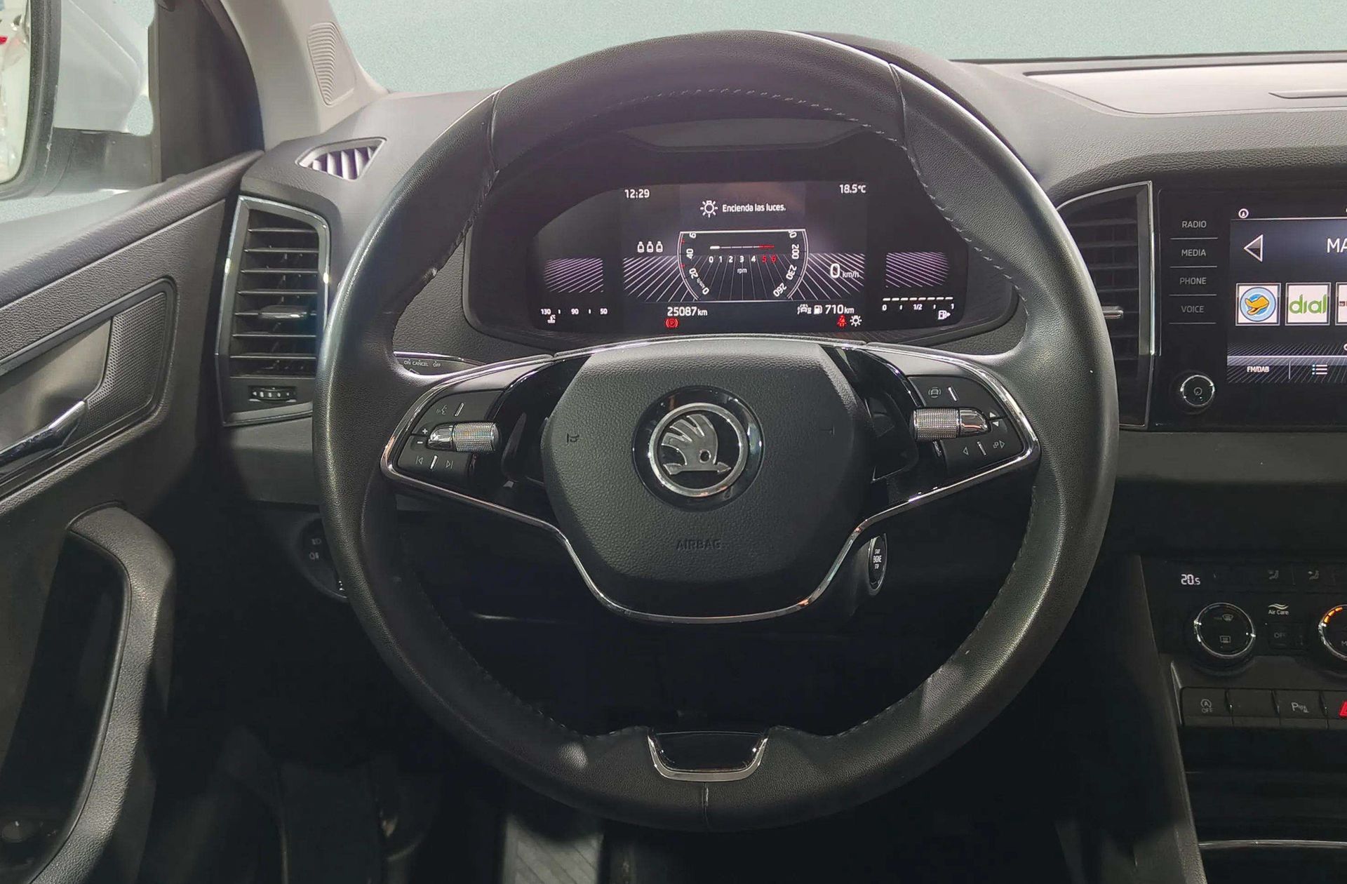 Škoda Karoq 2.0 TDI Selection - foto 20