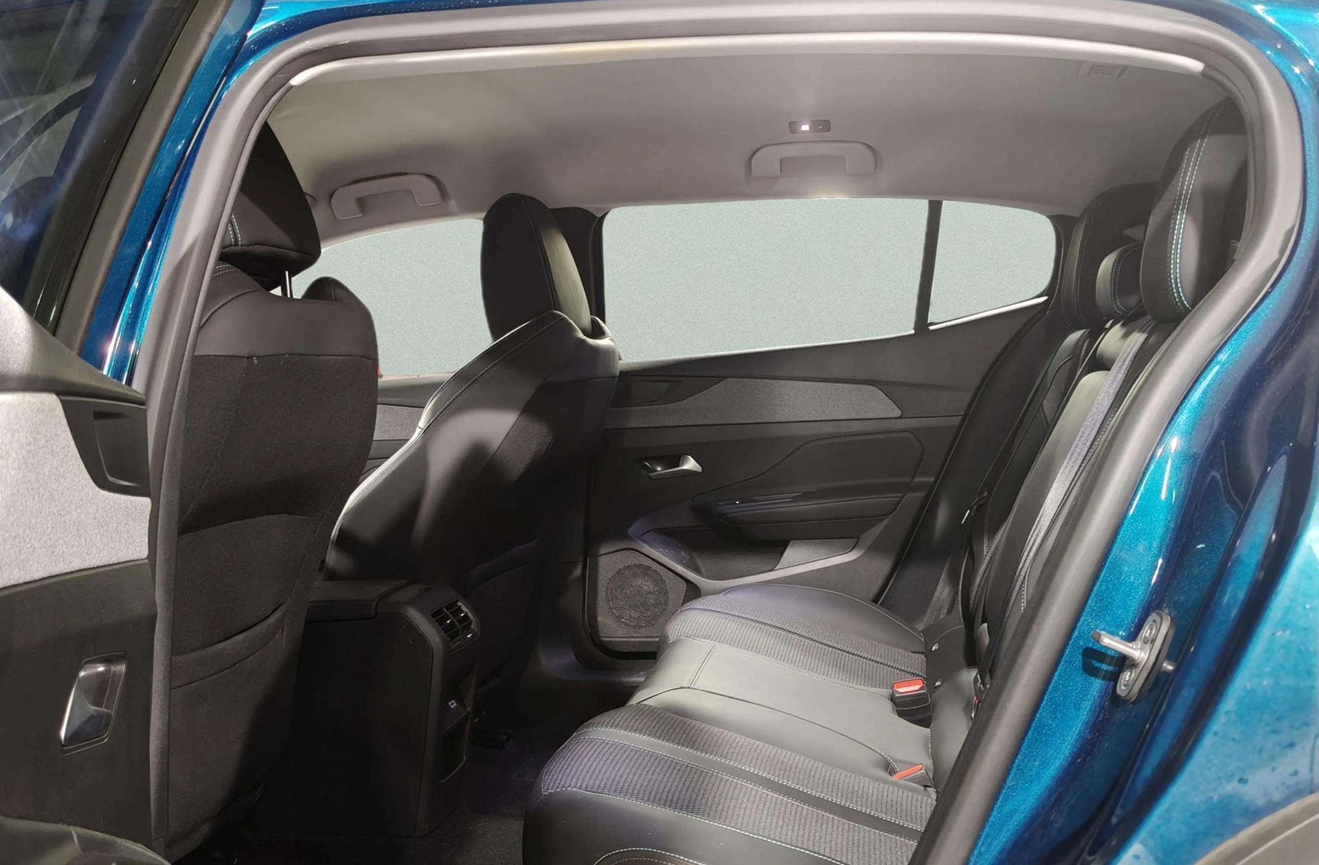 Peugeot 408 Allure Hybrid eDCS6 - foto 13