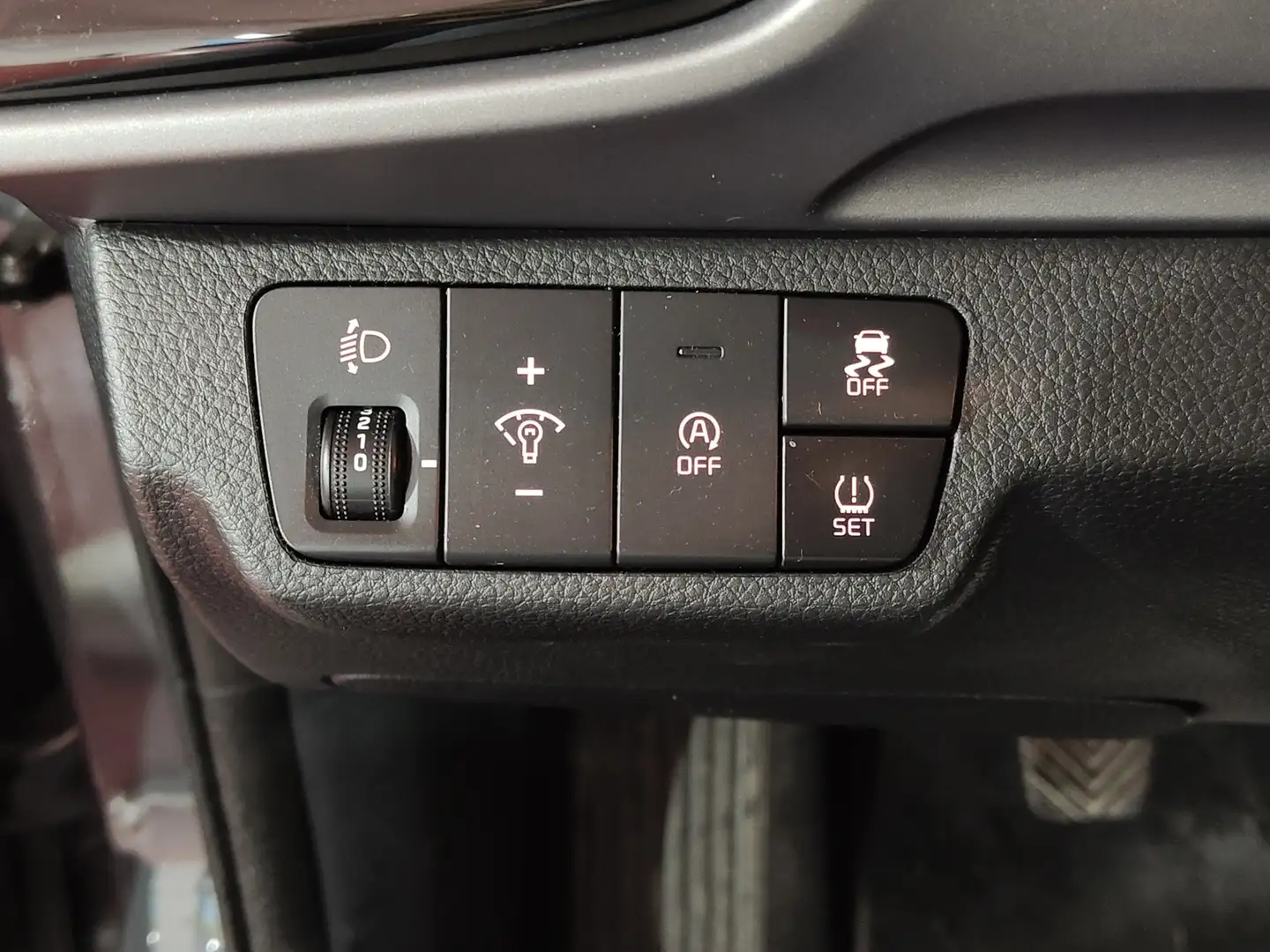 Foto KIA Stonic Kia Stonic 1.0 T-GDi MHEV Drive iMT (100 CV)