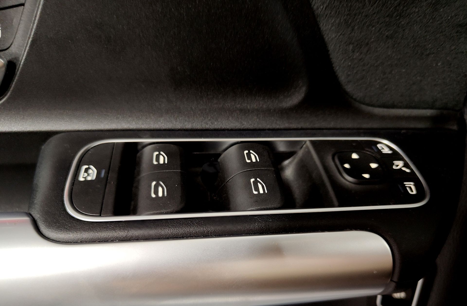 Mercedes-Benz GLA 200 Pack AMG - foto 41