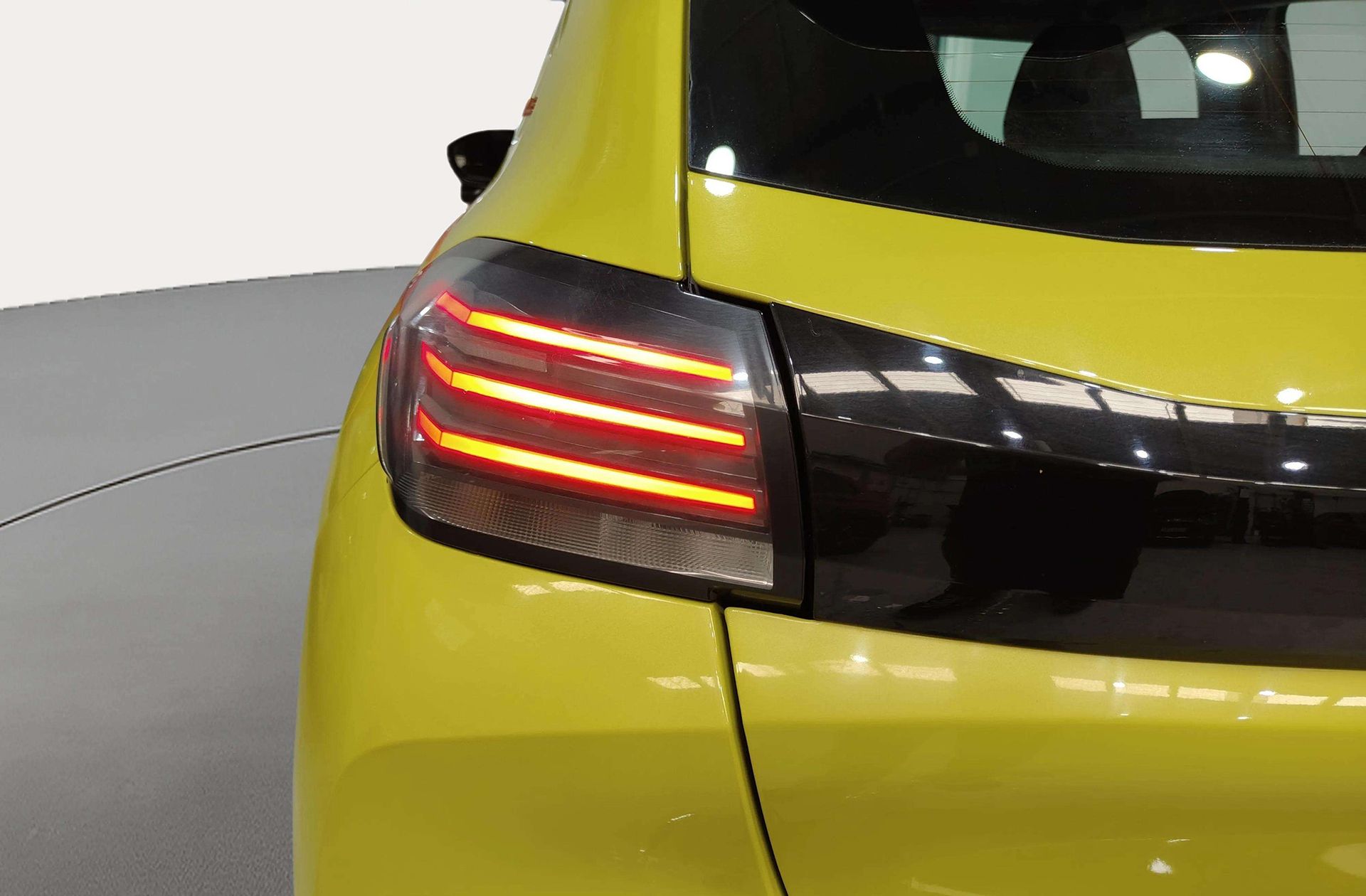 Peugeot 208 Style Hybrid 110 eDCS6 - foto 17