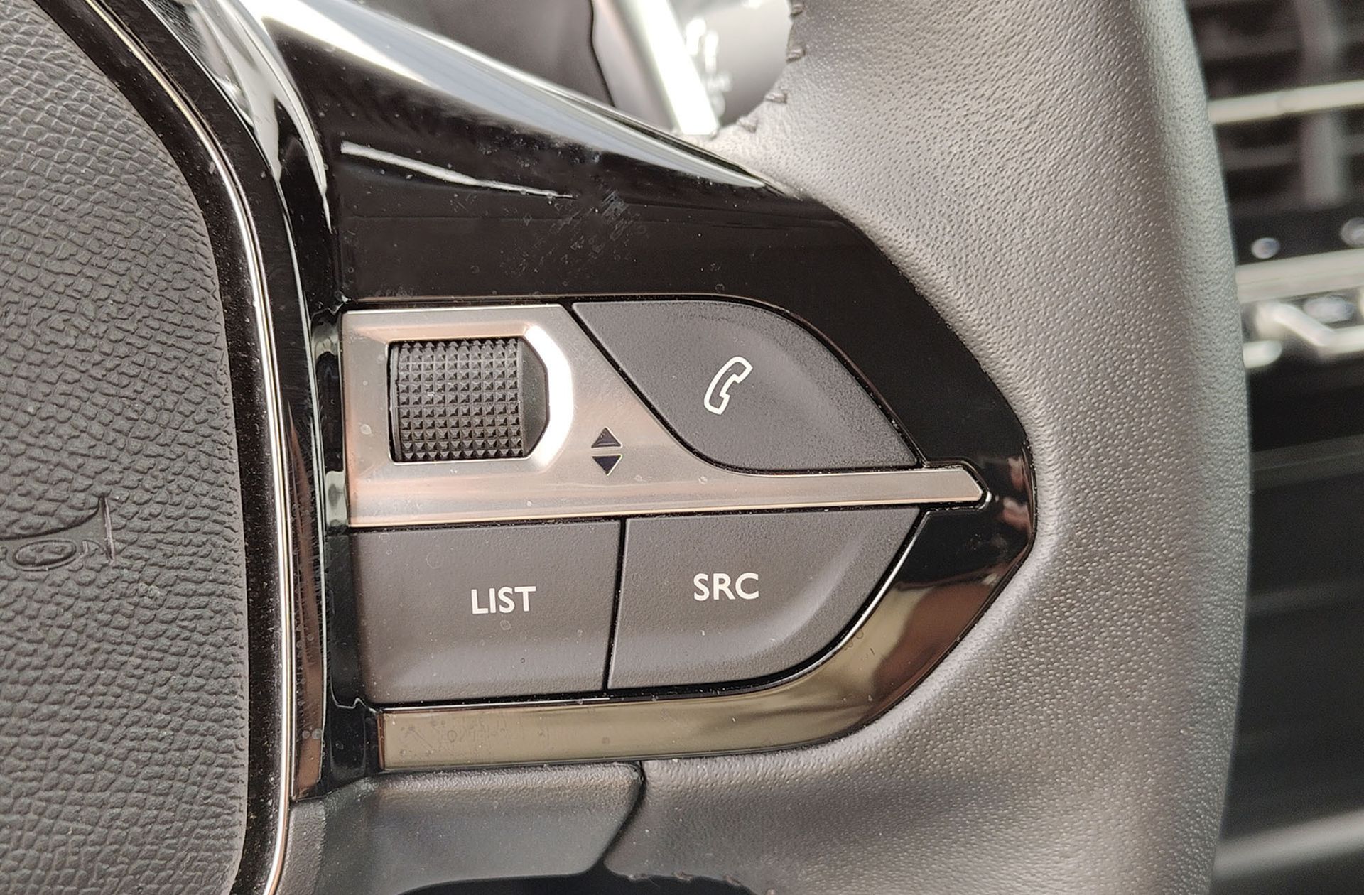 Peugeot 208 Style Hybrid 110 eDCS6 - foto 24