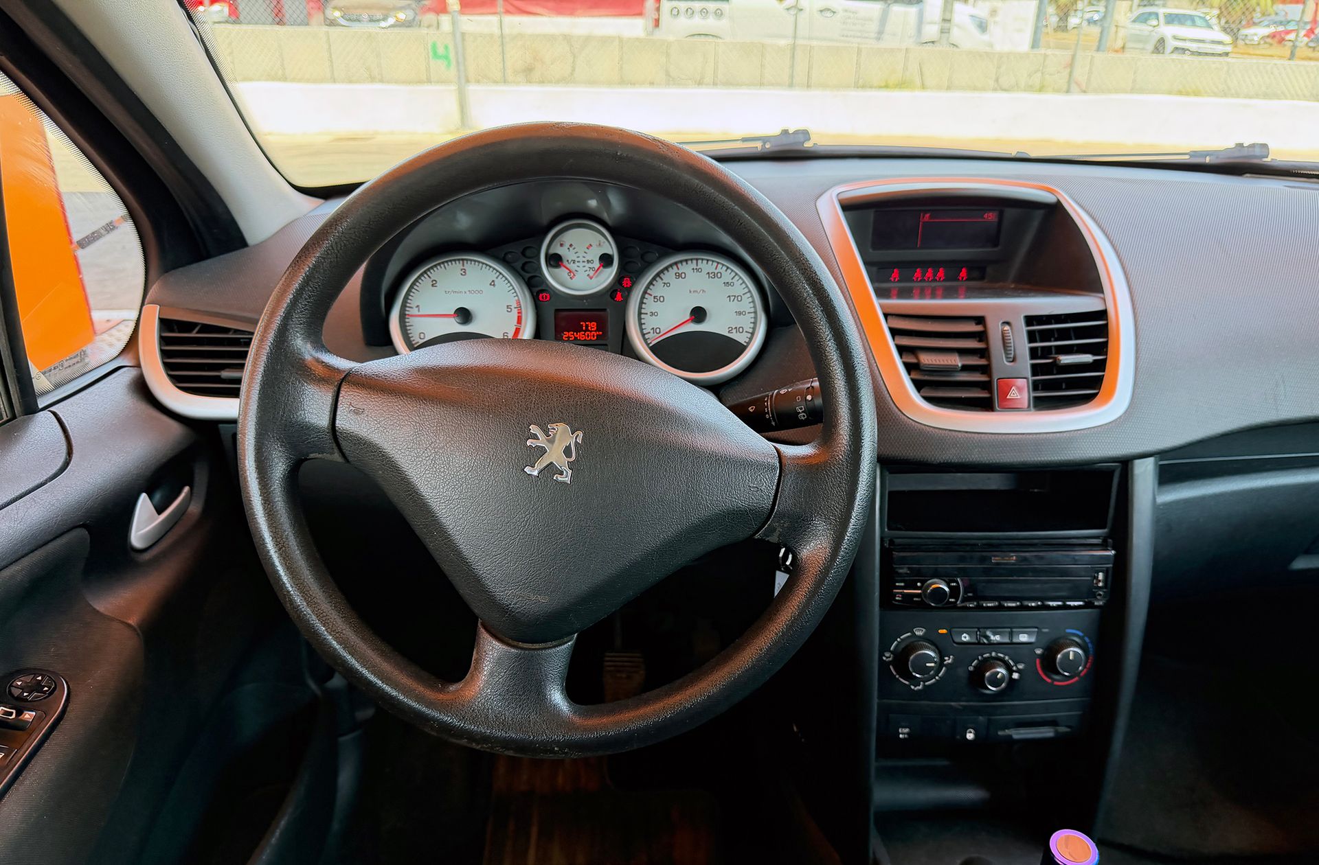 Peugeot 207 SW 1.6 HDi Confort - foto 17