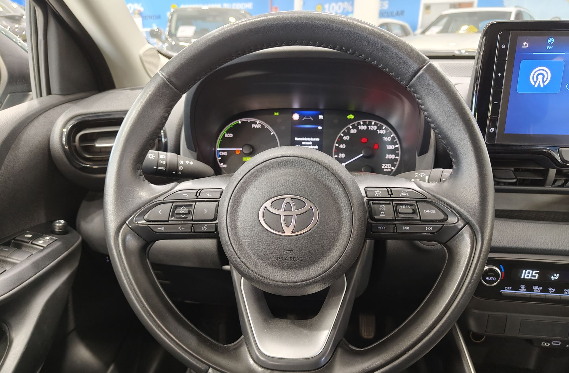Toyota Yaris 120H Active Plus - foto 19