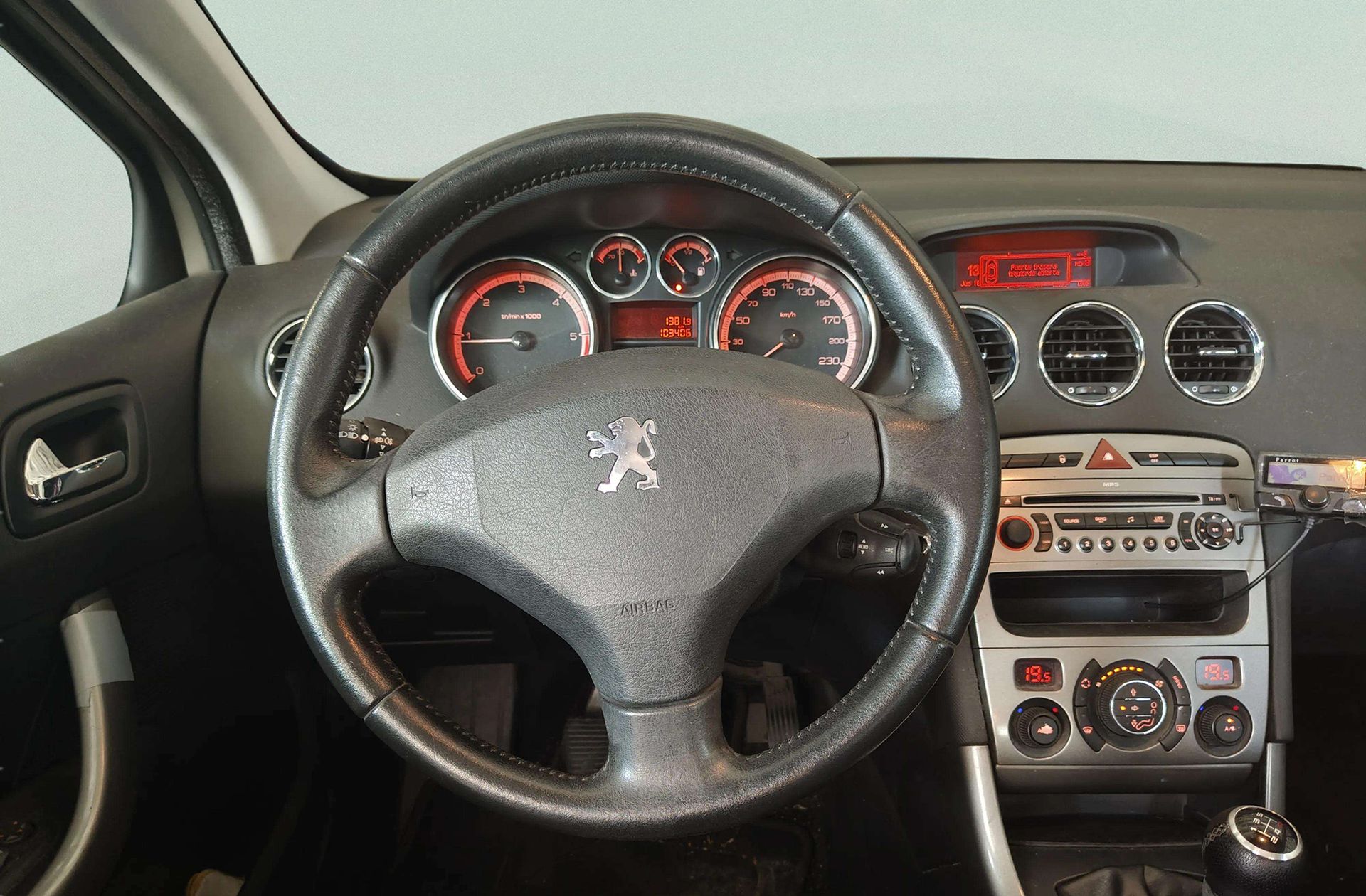 Peugeot 308 1.6 HDi FAP Sport - foto 19
