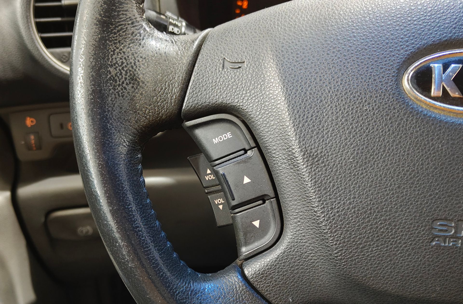 Kia Carens 2.0 CRDi Emotion - foto 25