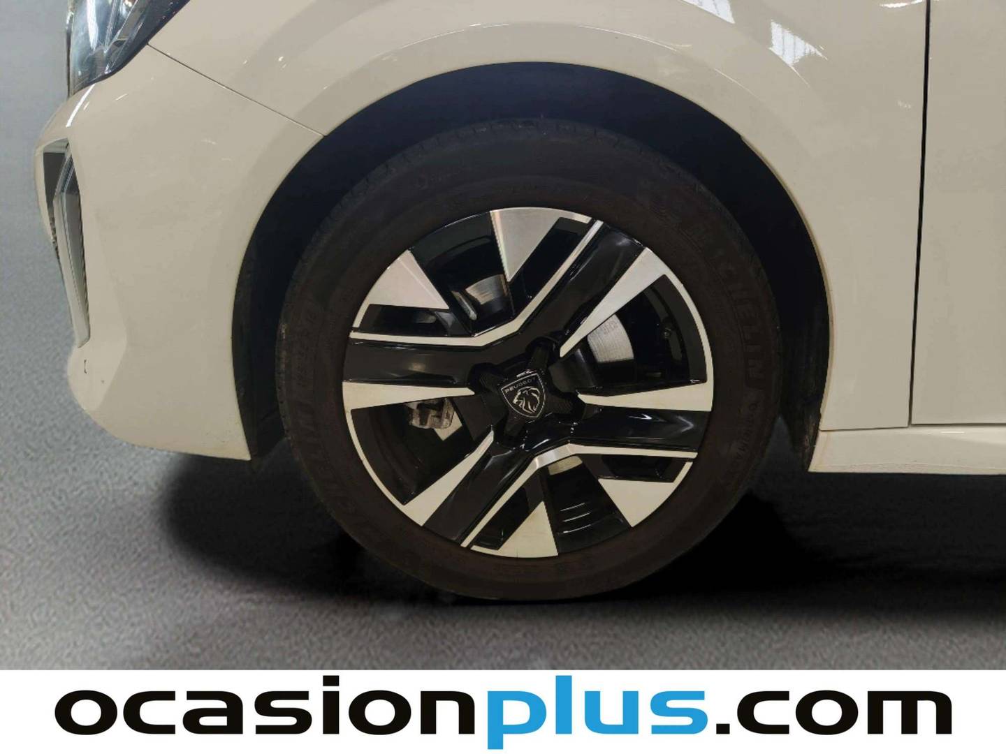 Foto Peugeot 208 Peugeot 208 PureTech 100 Allure (100 CV)