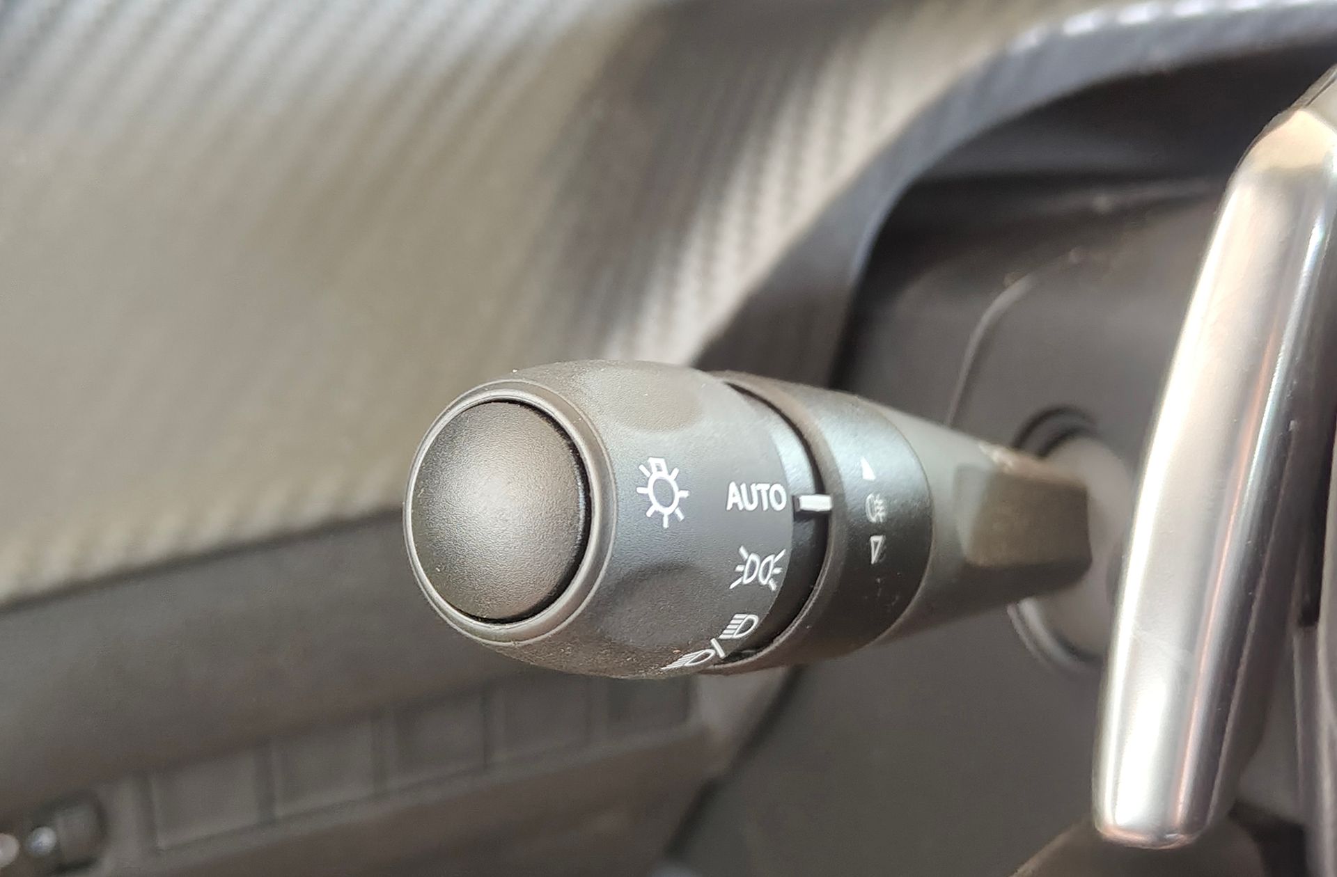 Peugeot 208 Style Hybrid 100 eDCS6 - foto 24