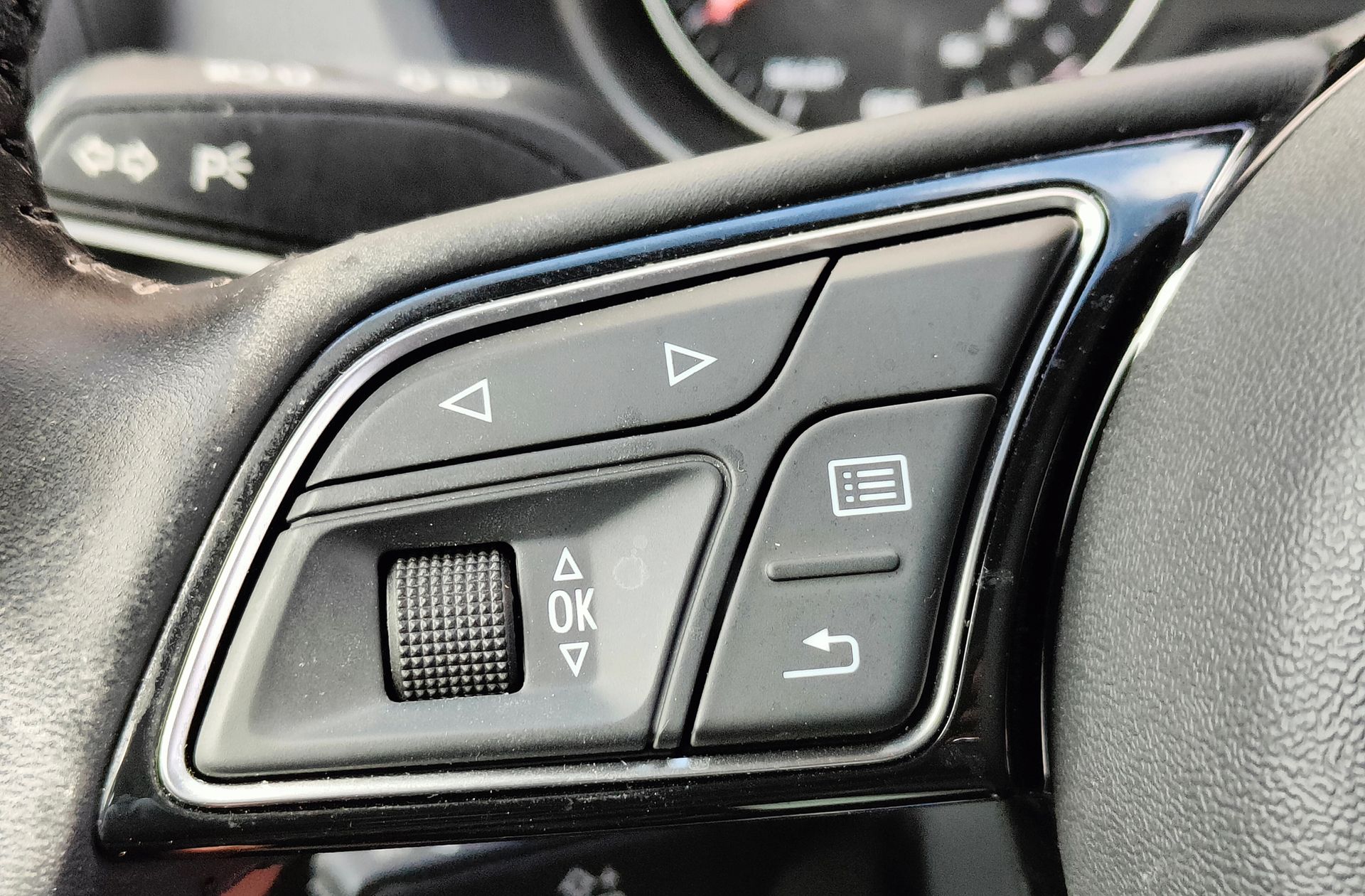 Audi Q2 Design 30 TFSI - foto 25