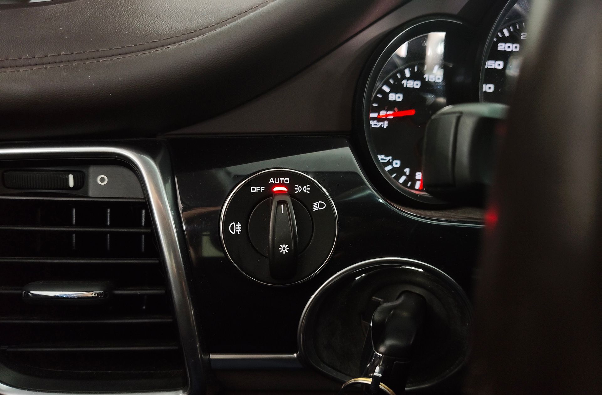 Porsche Panamera GTS - foto 36