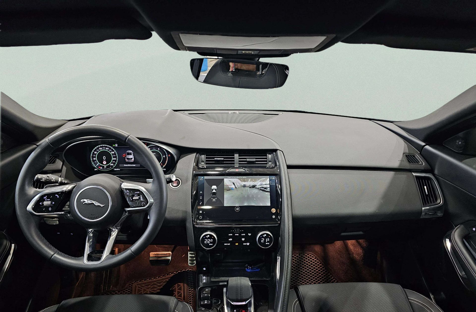Jaguar E-Pace 2.0D MHEV R-Dynamic SE 4WD - foto 7