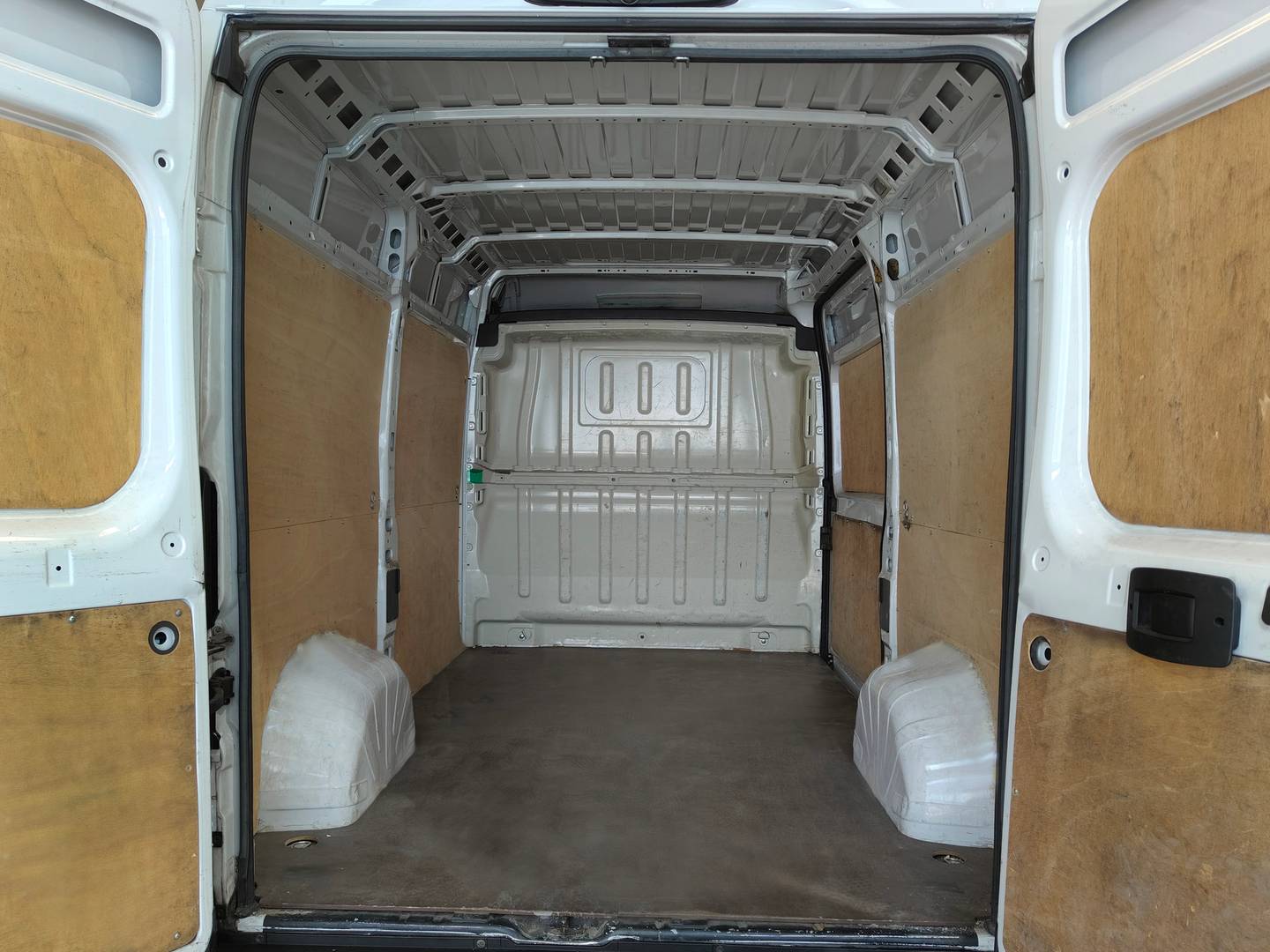 Foto asientos delanteros Peugeot Boxer Peugeot Boxer Furgon BlueHDi 140 S&S Pack 335 L2H2 (140 CV)