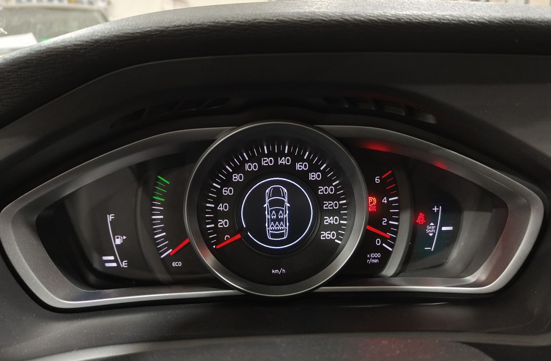 Volvo V40 D2 Momentum - foto 18