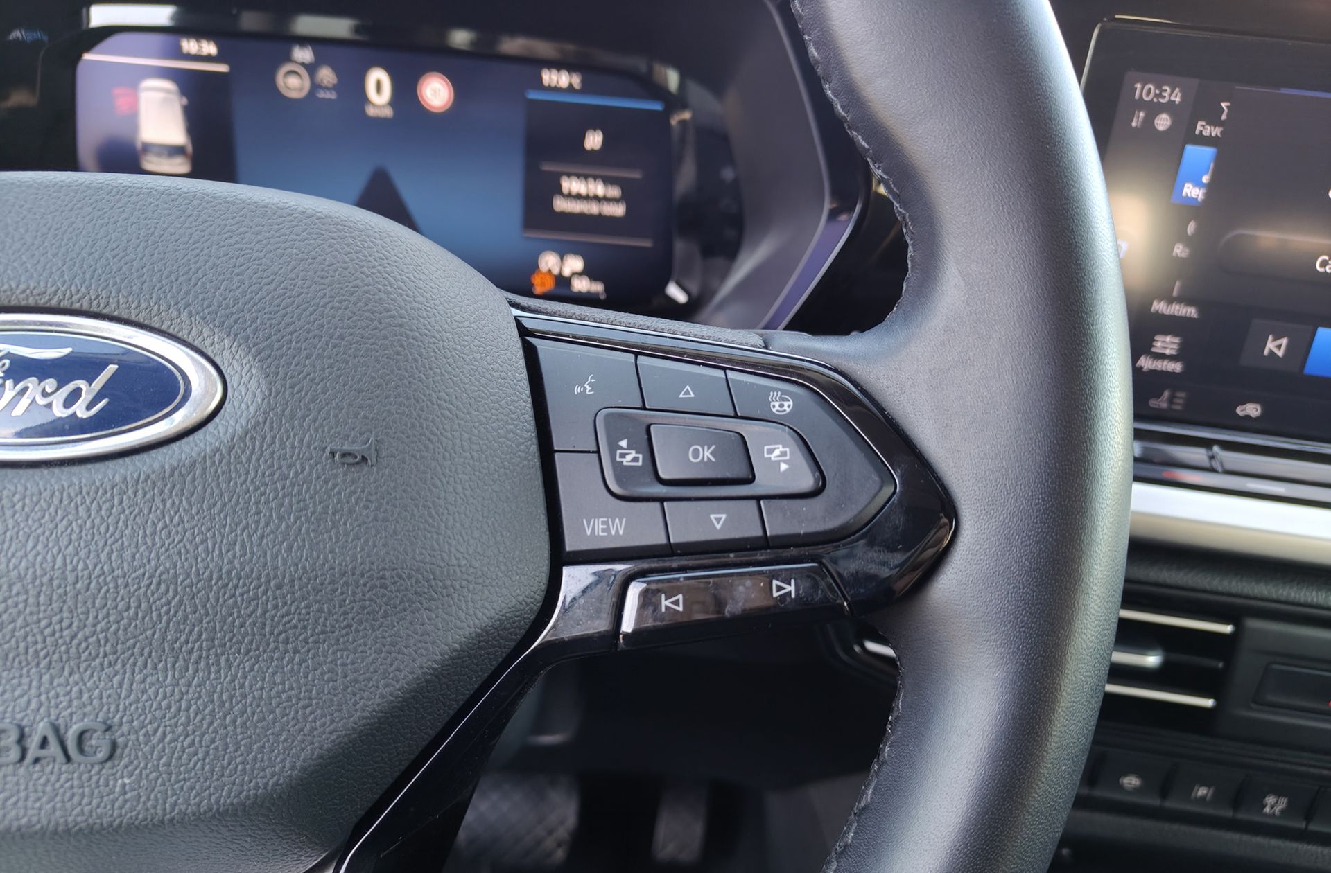 Ford Grand Tourneo Connect 2.0 EcoBlue Titanium - foto 30