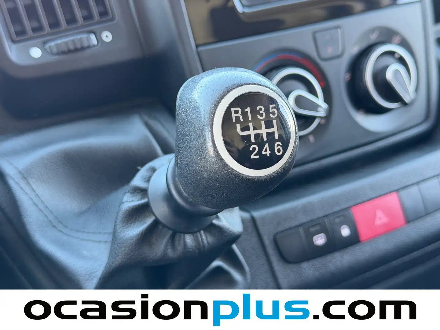 Foto Peugeot Boxer Peugeot Boxer BlueHDi 140 S&S Pack 335 L2 H2 (140 CV)