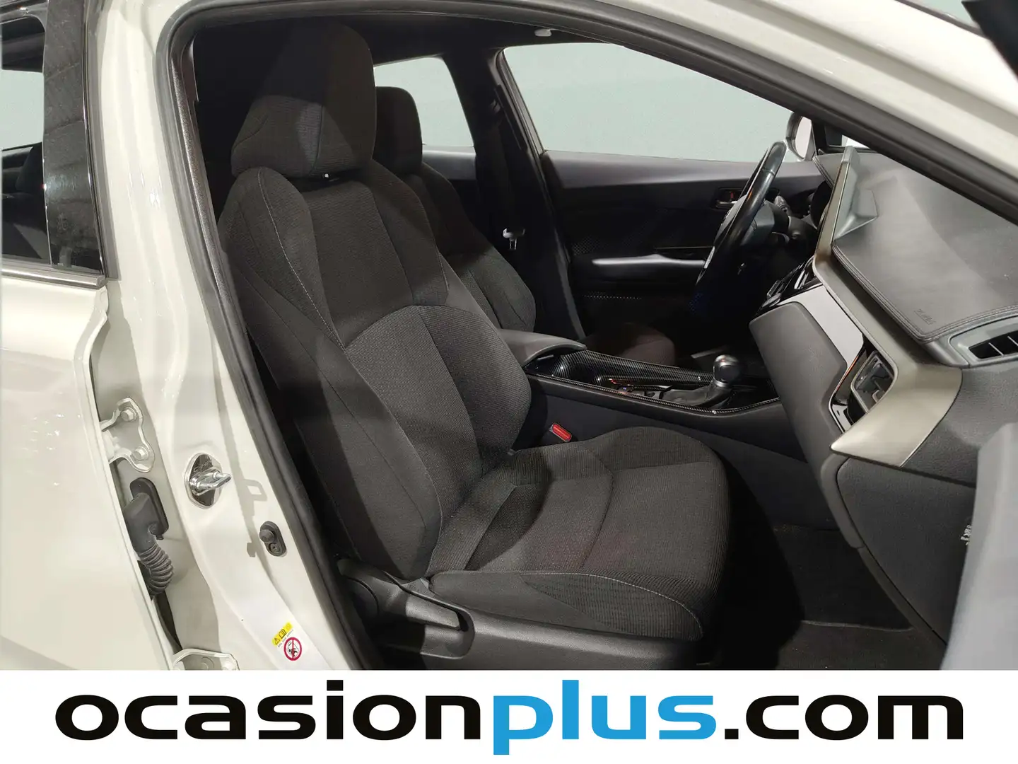 Foto Toyota C-HR Toyota C-HR 1.8 125H Advance (122 CV)