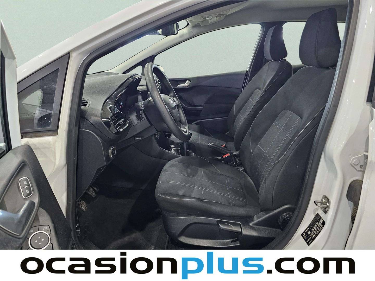 Foto asientos delanteros Ford Fiesta Ford Fiesta 1.1 PFI GLP Trend (75 CV)