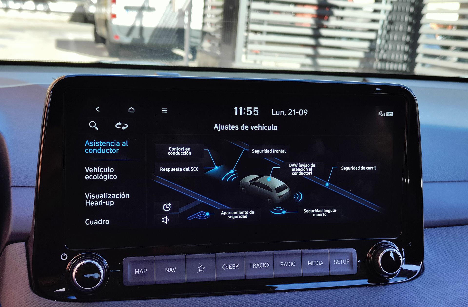 Hyundai Kona 1.6 GDI HEV Style Sky DCT - foto 34