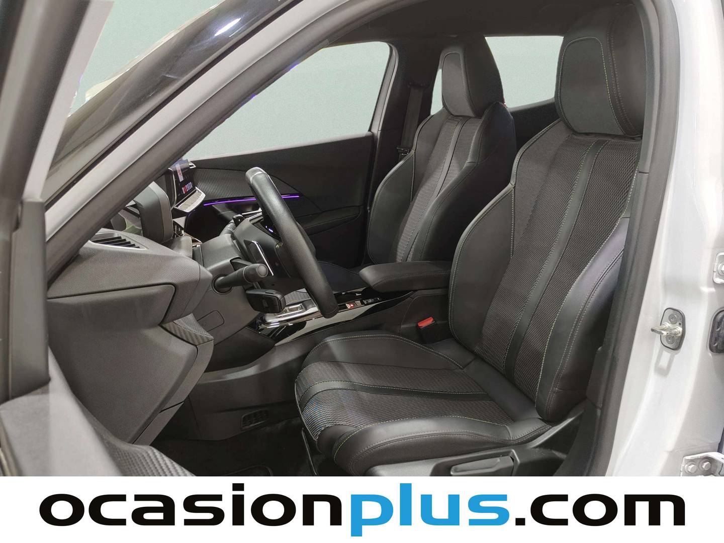 Foto asientos delanteros Peugeot 2008 Peugeot 2008 GT Hybrid eDCS6 (136 CV)