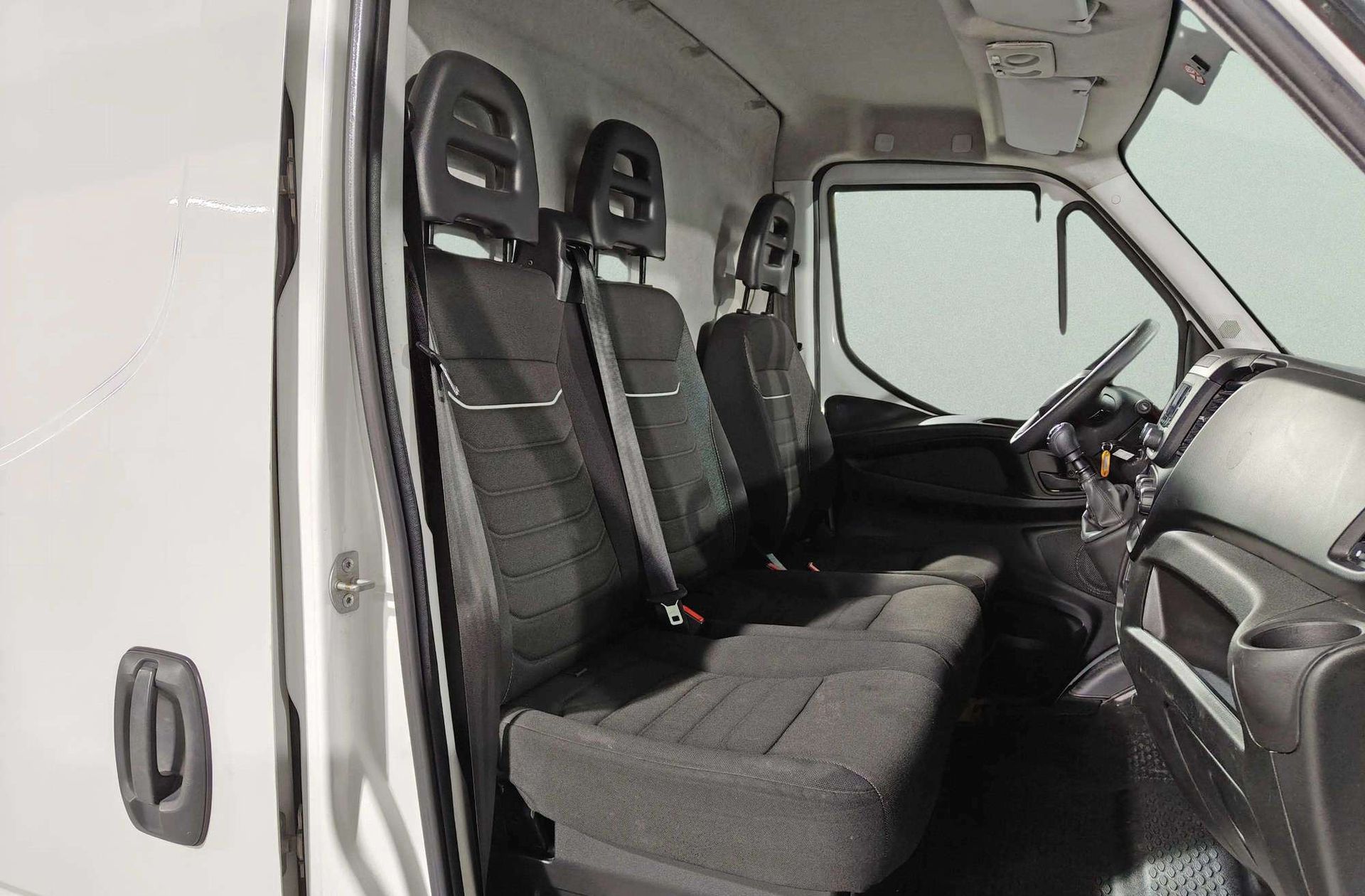 Iveco Daily Furgon 35S 16 V 3520L/H2 - foto 10