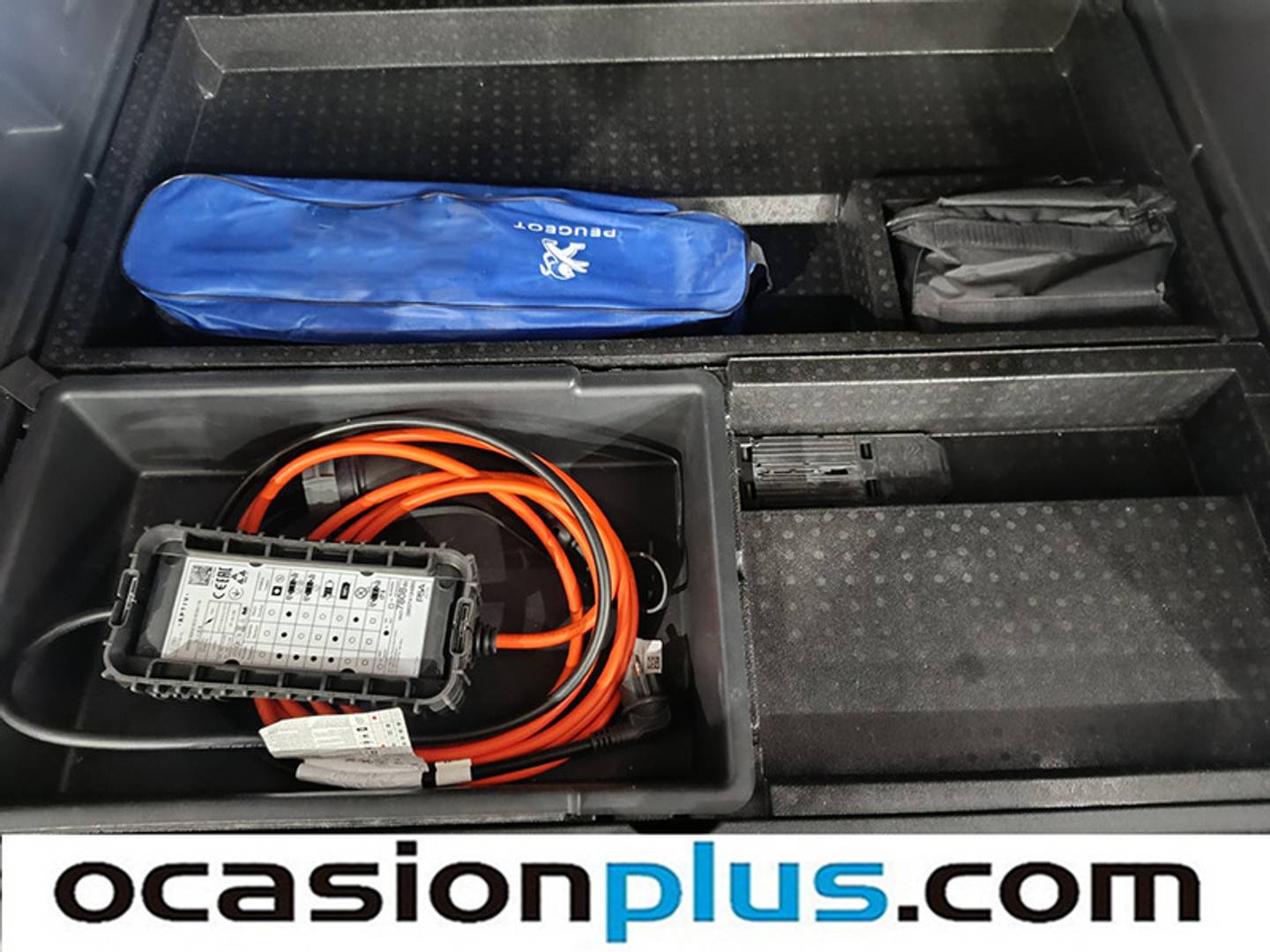 Foto Peugeot 3008 Hybrid Peugeot 3008 Hybrid 300 GT e-EAT8 Auto (300 CV)