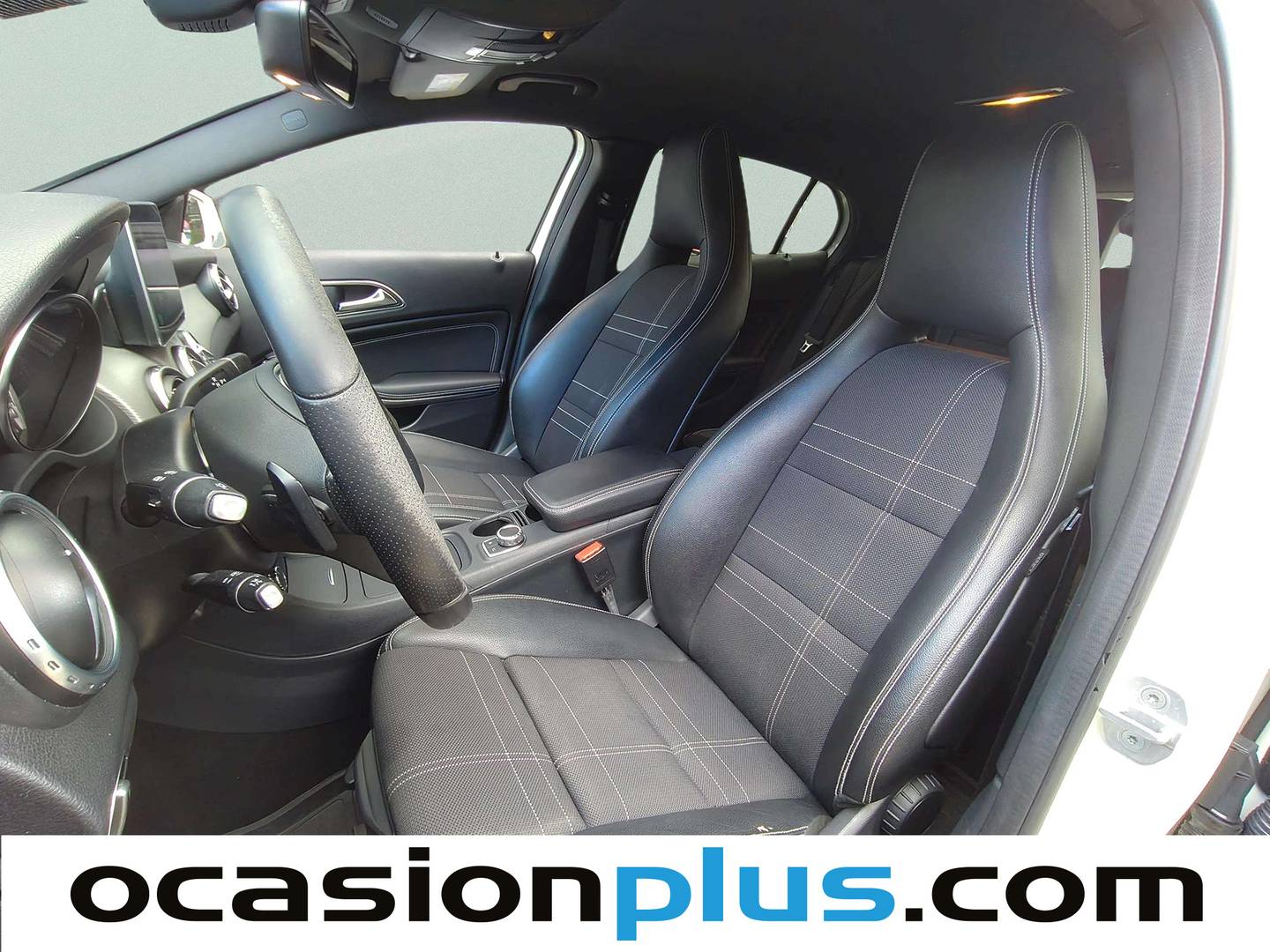 Foto asientos delanteros Mercedes GLA Mercedes GLA 200 d AMG Line (136 CV)