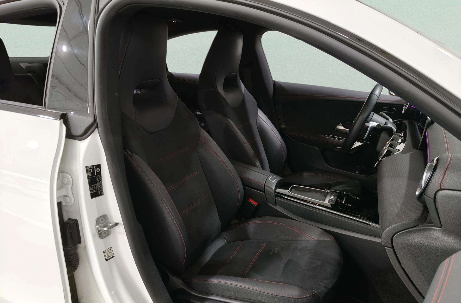 Mercedes-Benz CLA 220 d Pack AMG - foto 21