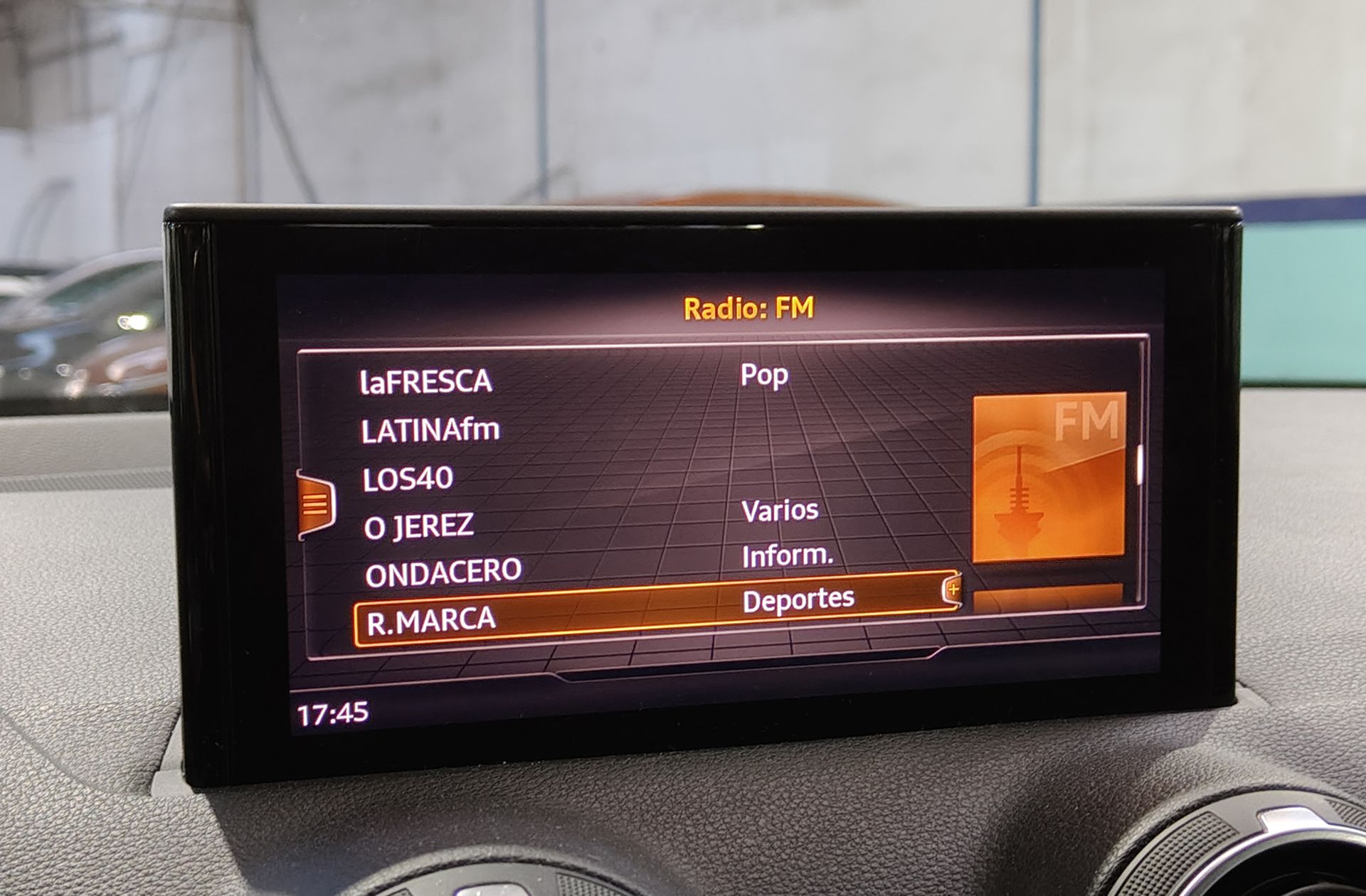 Audi Q2 Advanced 30 TDI - foto 30