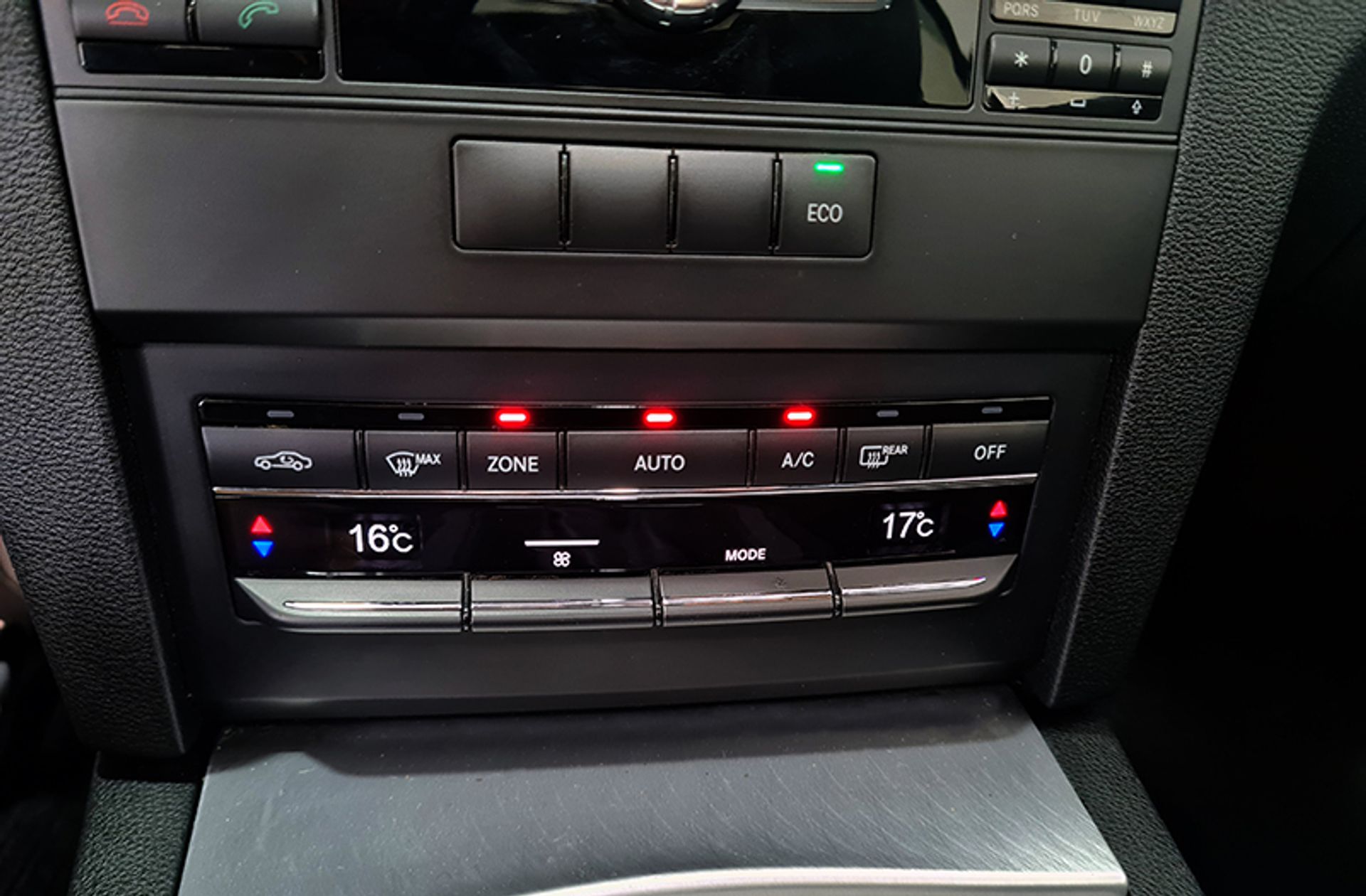 Mercedes-Benz Clase E E 220 CDI Coupe Blue Efficiency Avantgarde - foto 31